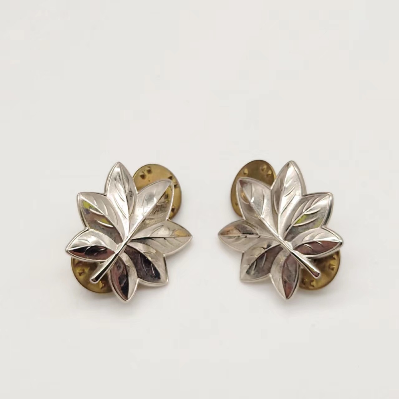 勋章奖章交易所5月14日群拍 美国海军/陆战队中校领徽