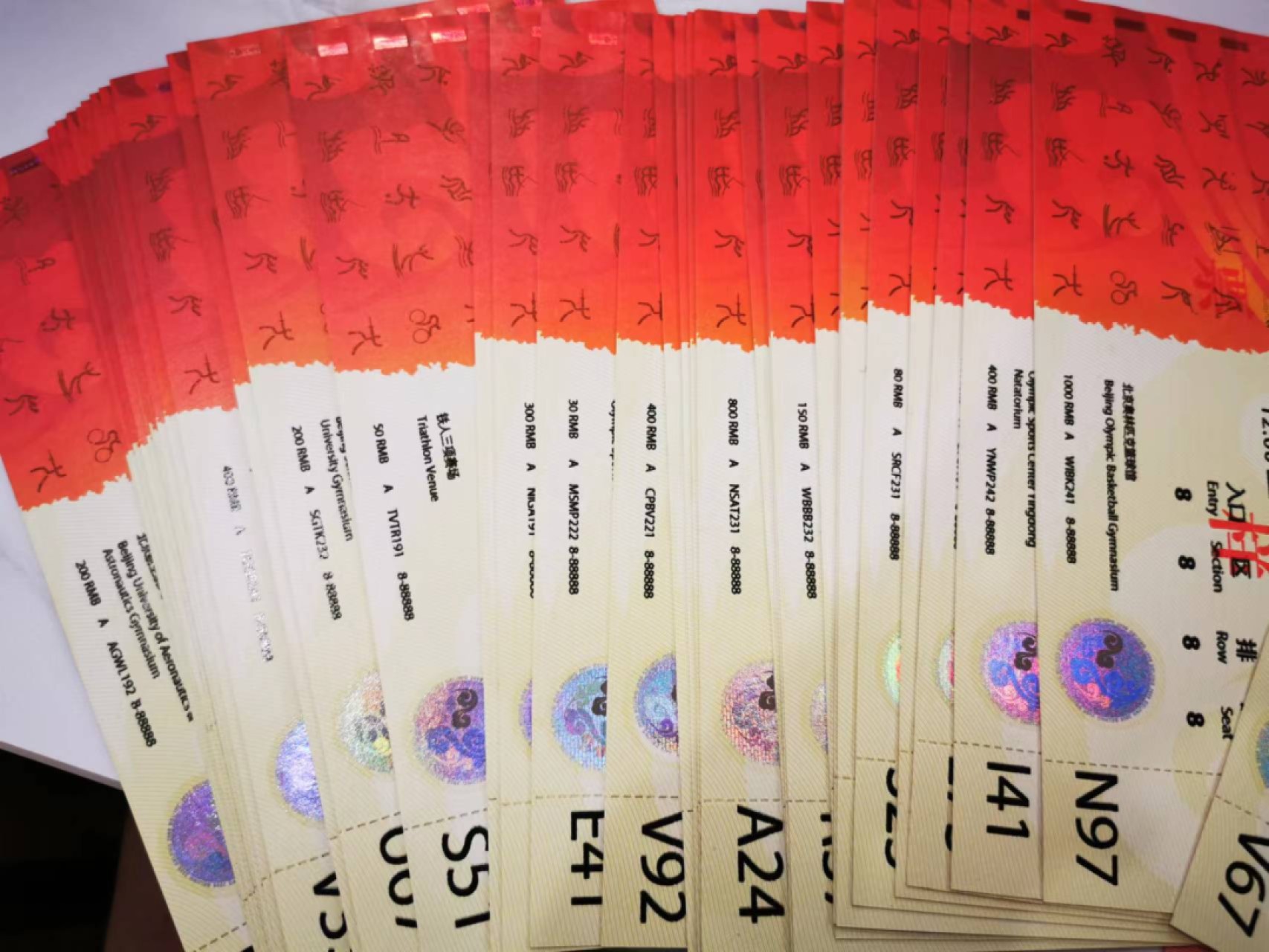 【俄罗斯🇷🇺★劝降加盖卢布】全新全品UNC,俄乌战争的一手史料，乌军在进攻阶段对俄军投放的劝降券，上面印有(士兵，放弃吧)(这场战争不属于你，你会得到钱和国际豁免权)以及联系方式。 红圈处翻译错误，应为(俄罗斯银行券，伪造将被起诉)
