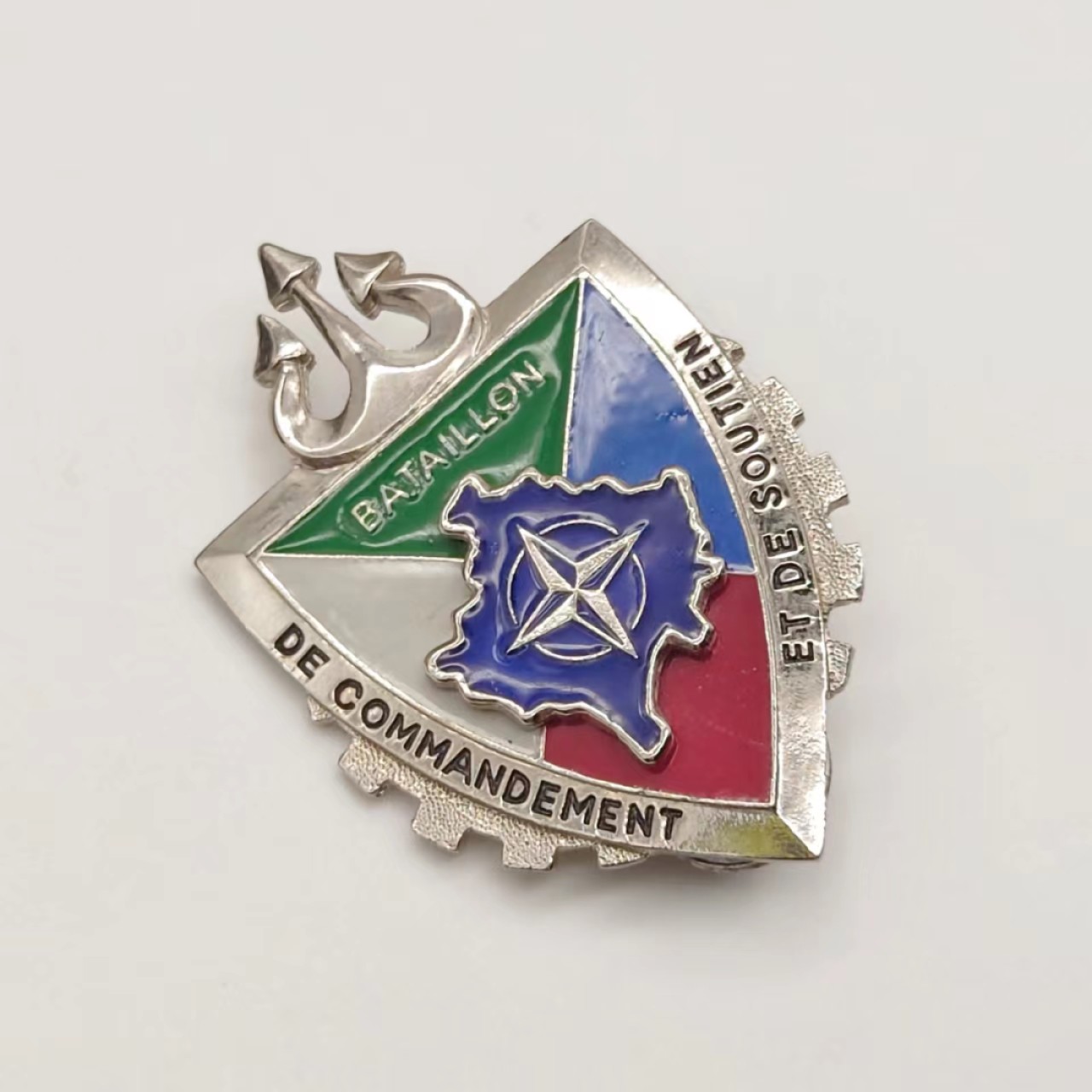 勋章奖章交易所5月14日群拍 法国北约指挥与支援团徽章