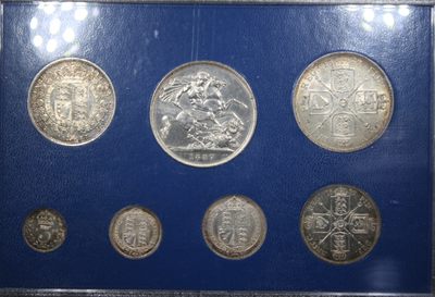 巴斯克收藏 世界硬币第11期 纪念币 精选老银币 全场包邮 17/18/19号0元起三连拍 - 英国1887年维多利亚清版好品一套 送评单车变摩托
