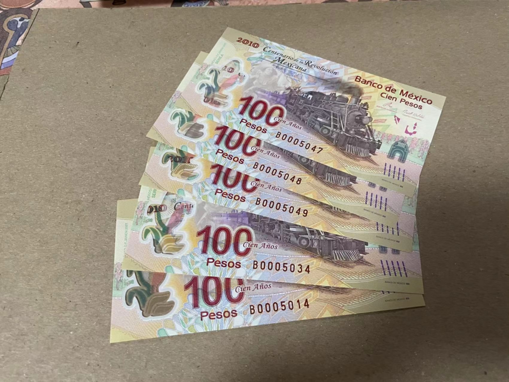 【Blue Auction】✨世界纸币精拍第183期——飞龙在天（共80拍） 【一组5张千位小号】墨西哥 2010年100比索 全新UNC