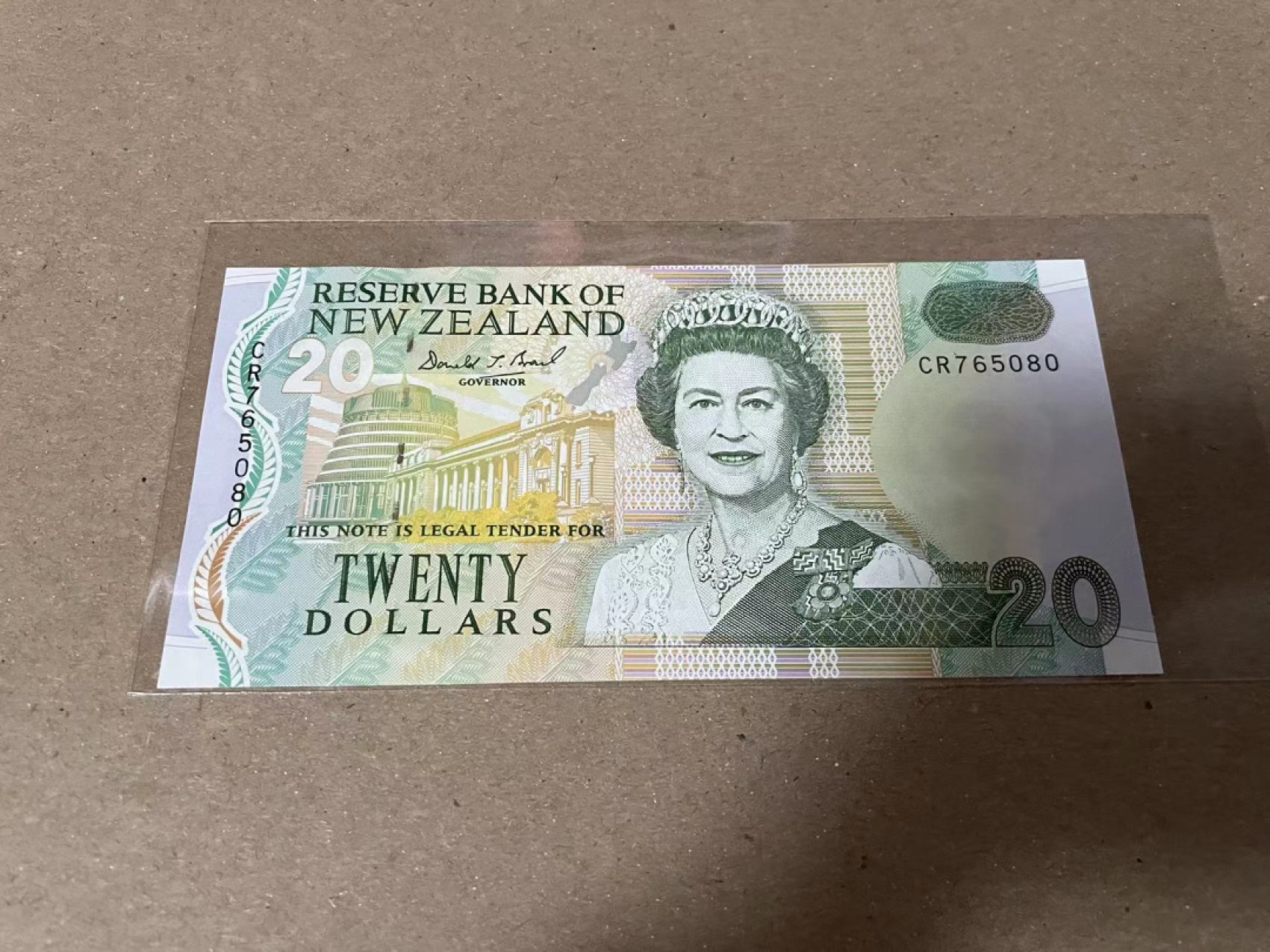 【Blue Auction】✨世界纸币精拍第183期——飞龙在天（共80拍） 新西兰 20元 全新UNC 雄鹰 女王