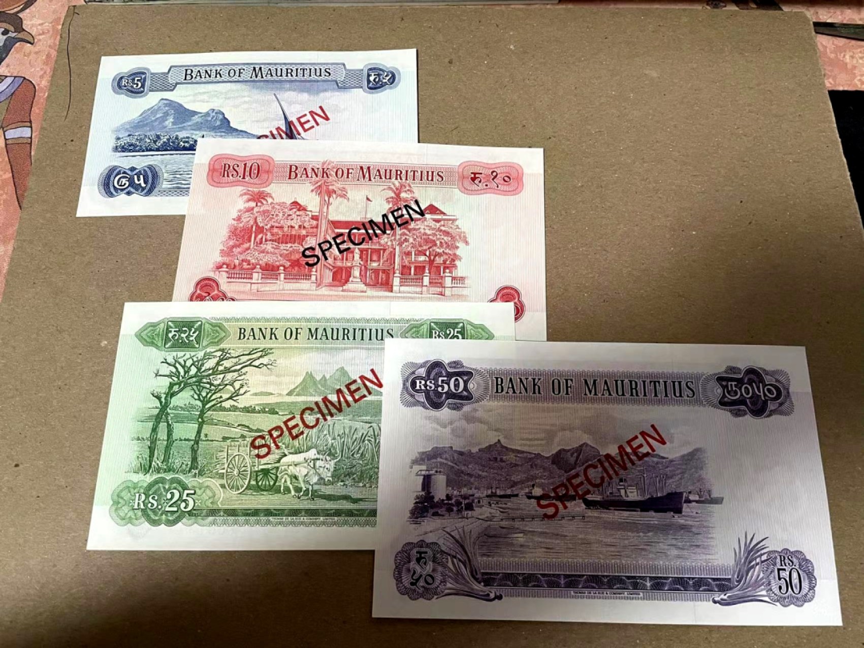 【Blue Auction】✨世界纸币精拍第183期——飞龙在天（共80拍） 【全同号原装带册带证书】毛里求斯 1967年5-10-25-50卢比 全新UNC  经典戎装女王