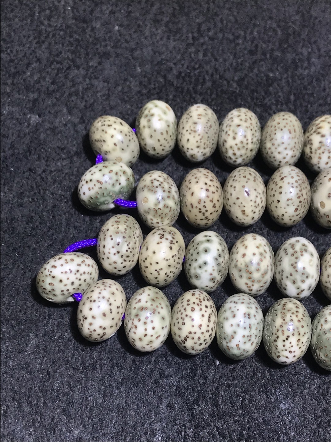 原生态翠绿11+8算盘珠稀有原生态星月菩提翠绿版！