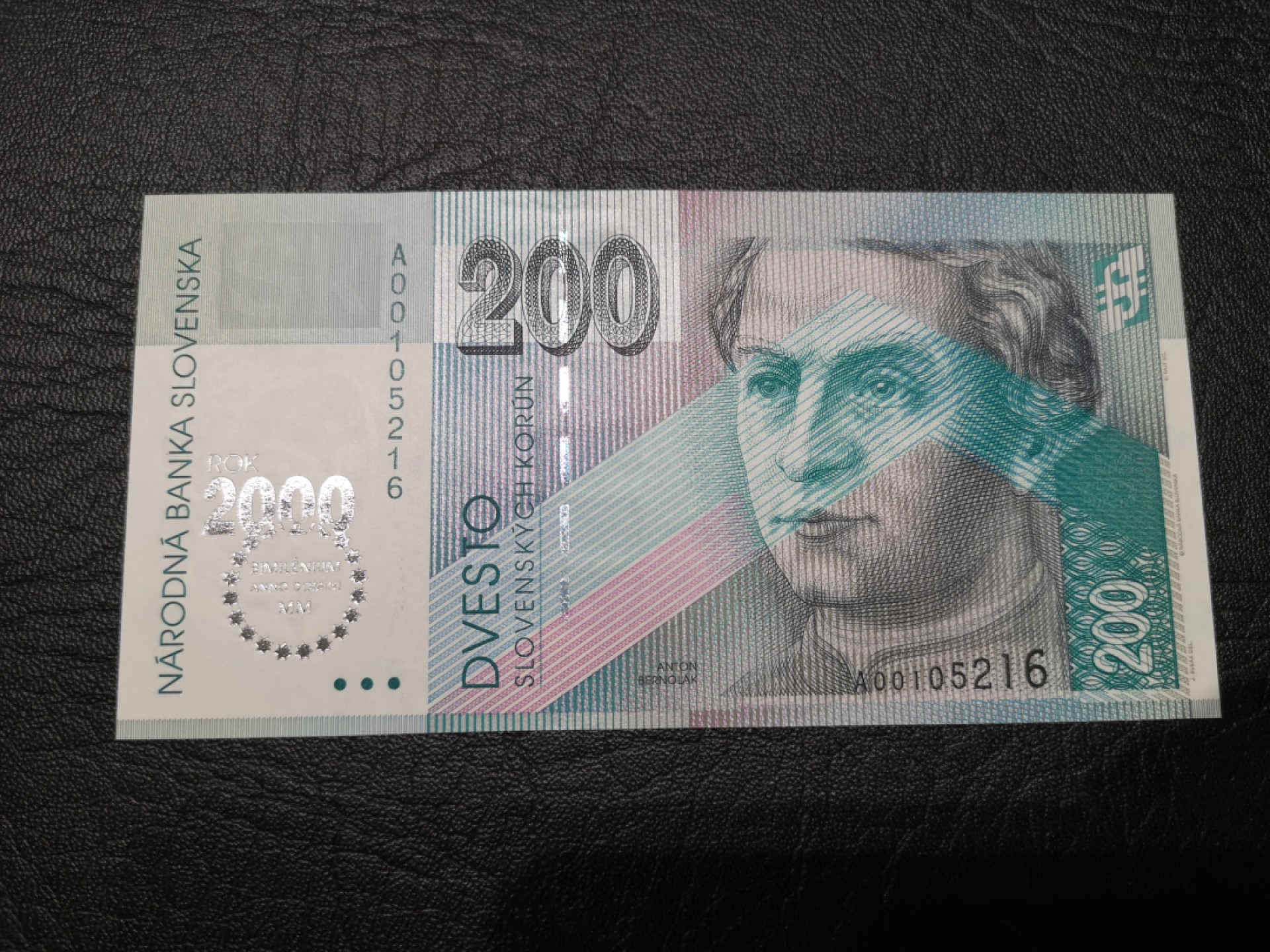 《外钞收藏家》第一百八十期拍卖 2000年斯洛伐克千禧年纪念钞200 全新UNC 无47 A冠