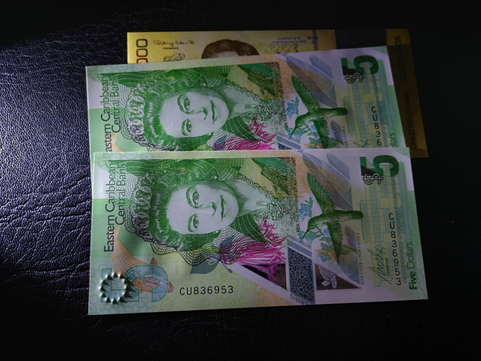 《外钞收藏家》第一百七十八期拍卖 哥斯达黎加和东加三张塑料钞 全新UNC 无47