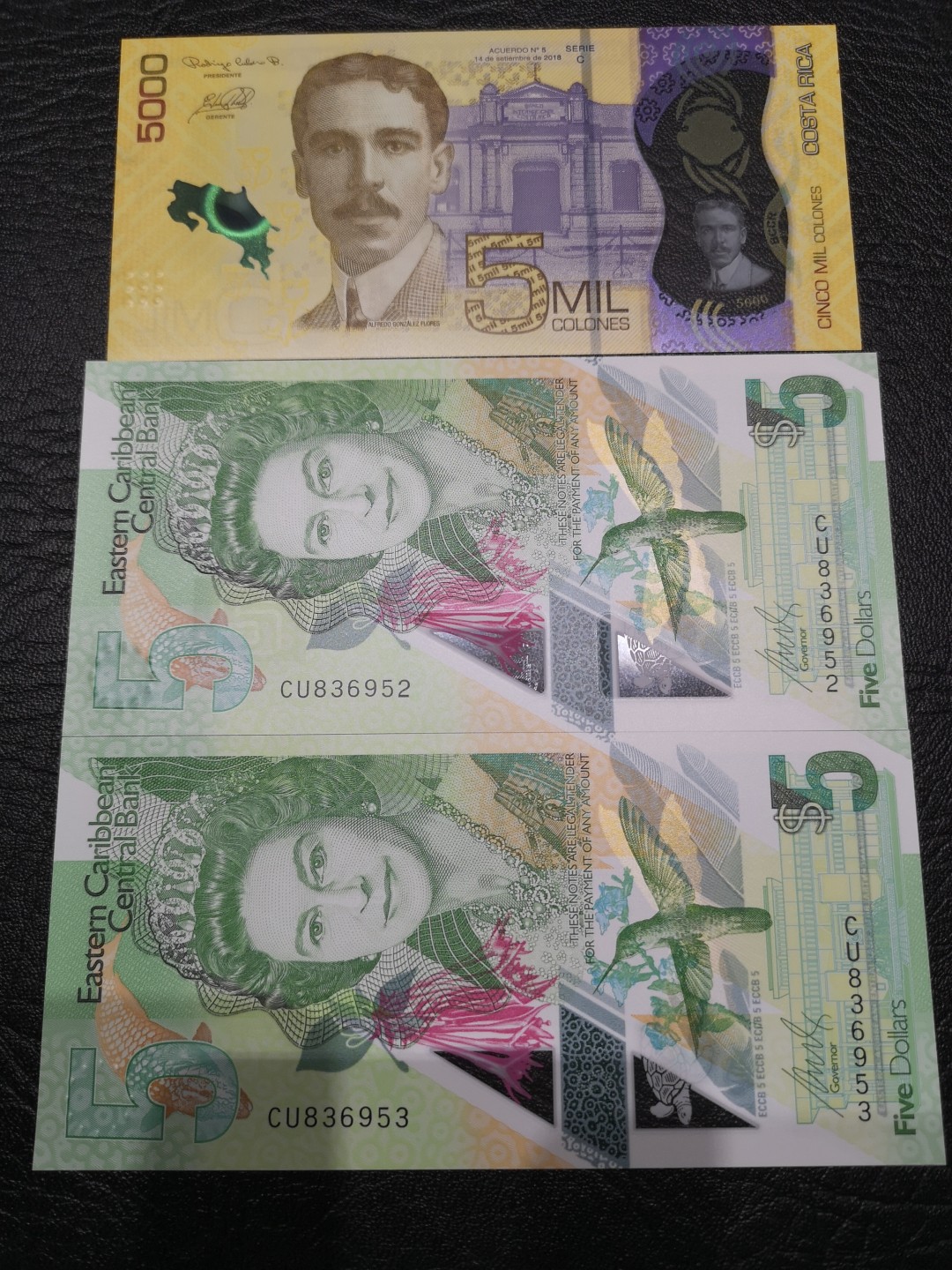 《外钞收藏家》第一百七十八期拍卖 哥斯达黎加和东加三张塑料钞 全新UNC 无47