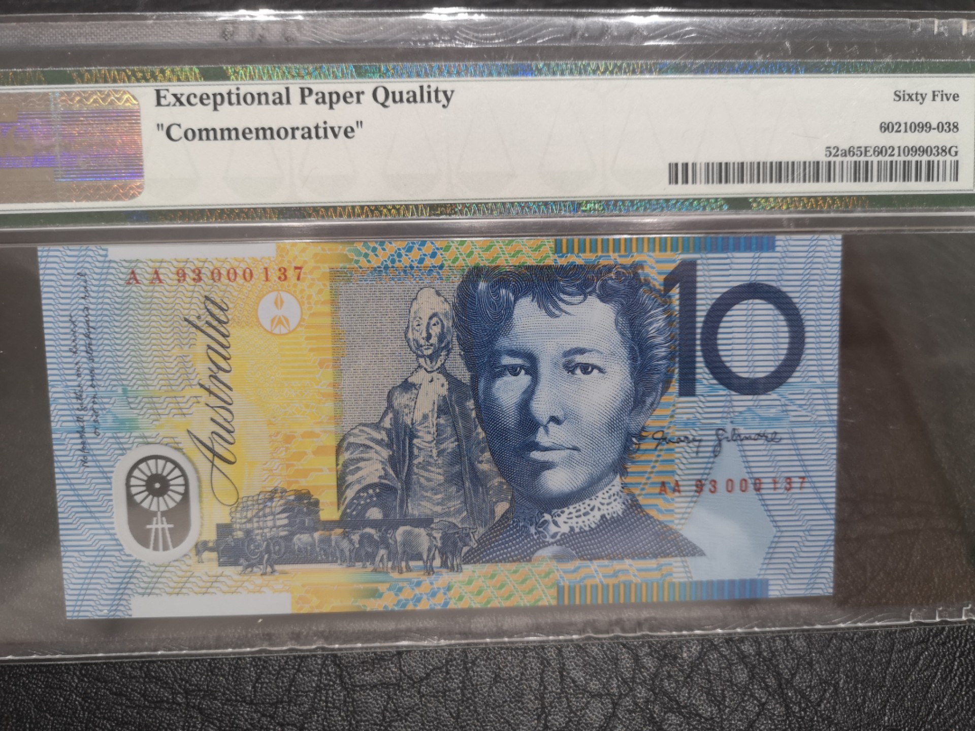 《外钞收藏家》第一百七十八期拍卖 1993年澳大利亚10元 新旧两版 已评级 包含精装册子 全同号百位号