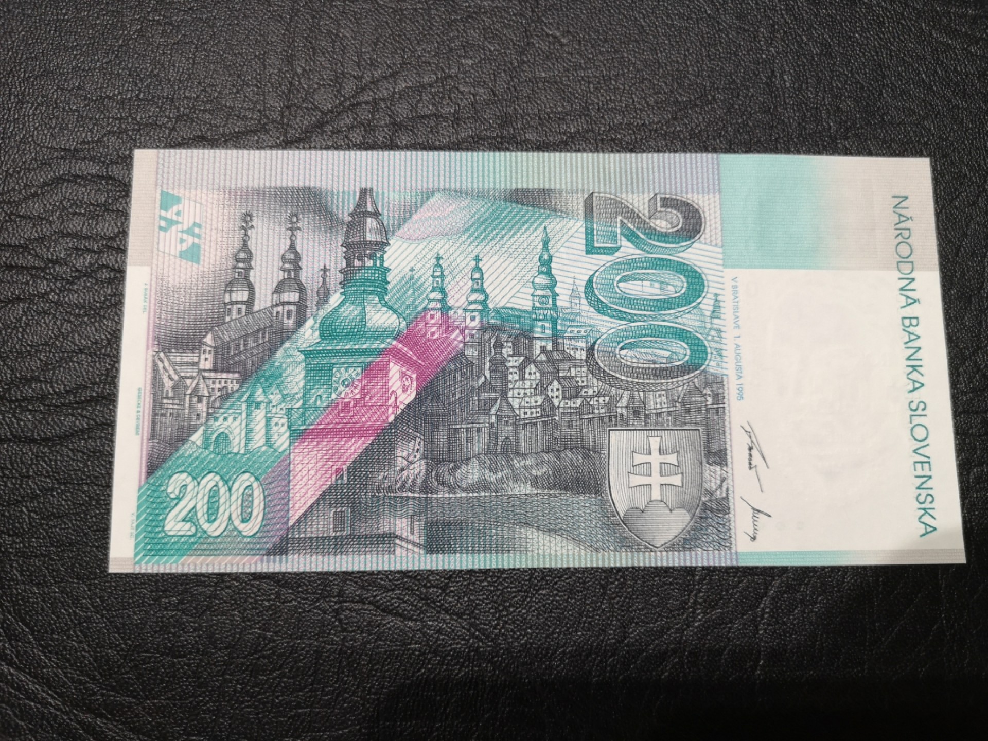 《外钞收藏家》第一百八十期拍卖 2000年斯洛伐克千禧年纪念钞200 全新UNC 无47 A冠