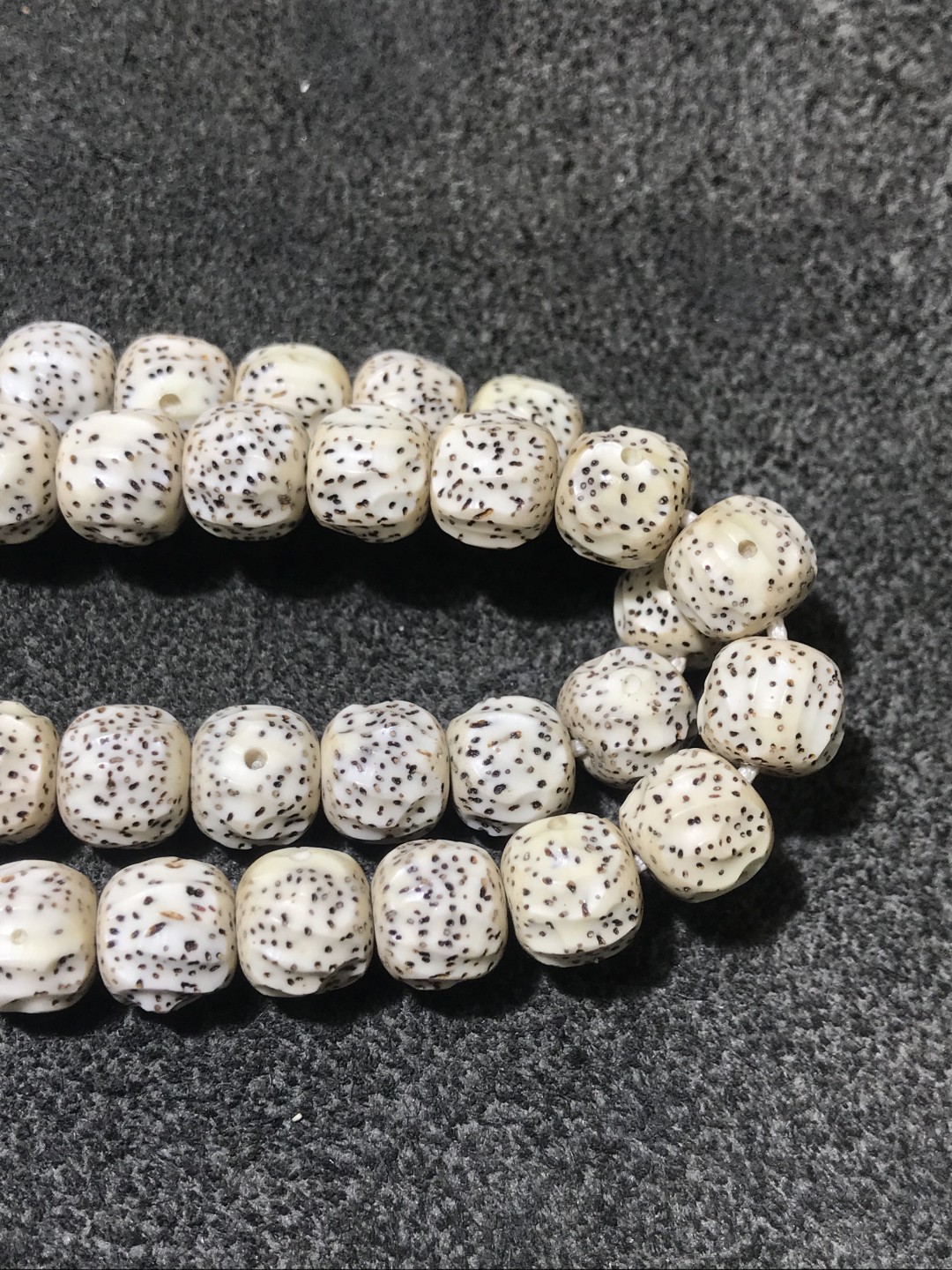 纯手工星月菩提雕刻百香纹精品针眼星9*10桶珠，
