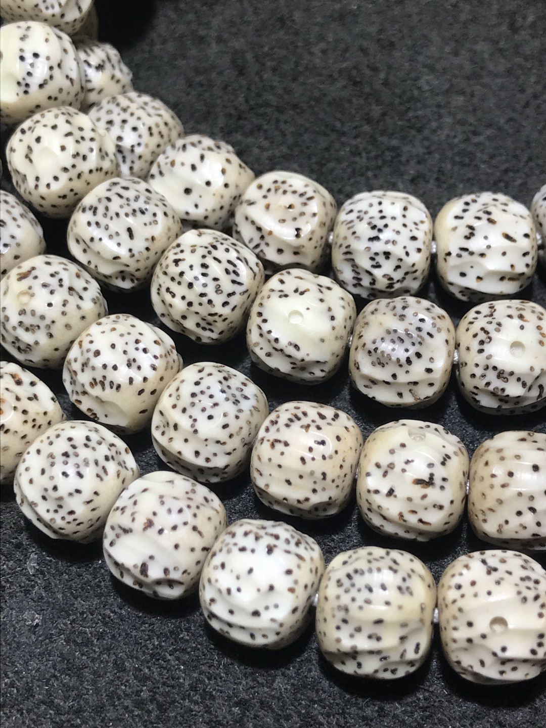 纯手工星月菩提雕刻百香纹精品针眼星9*10桶珠，