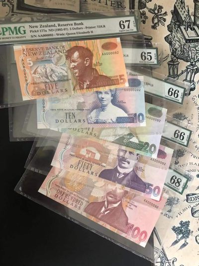 【Blue Auction】✨世界纸币精拍第184期——尼日尔河上的晚霞（共81拍） - 【一组5张 AA全同92小号】新西兰 1992年5-100元 PMG65EPQ-68EPQ 纸质版 少见 精美