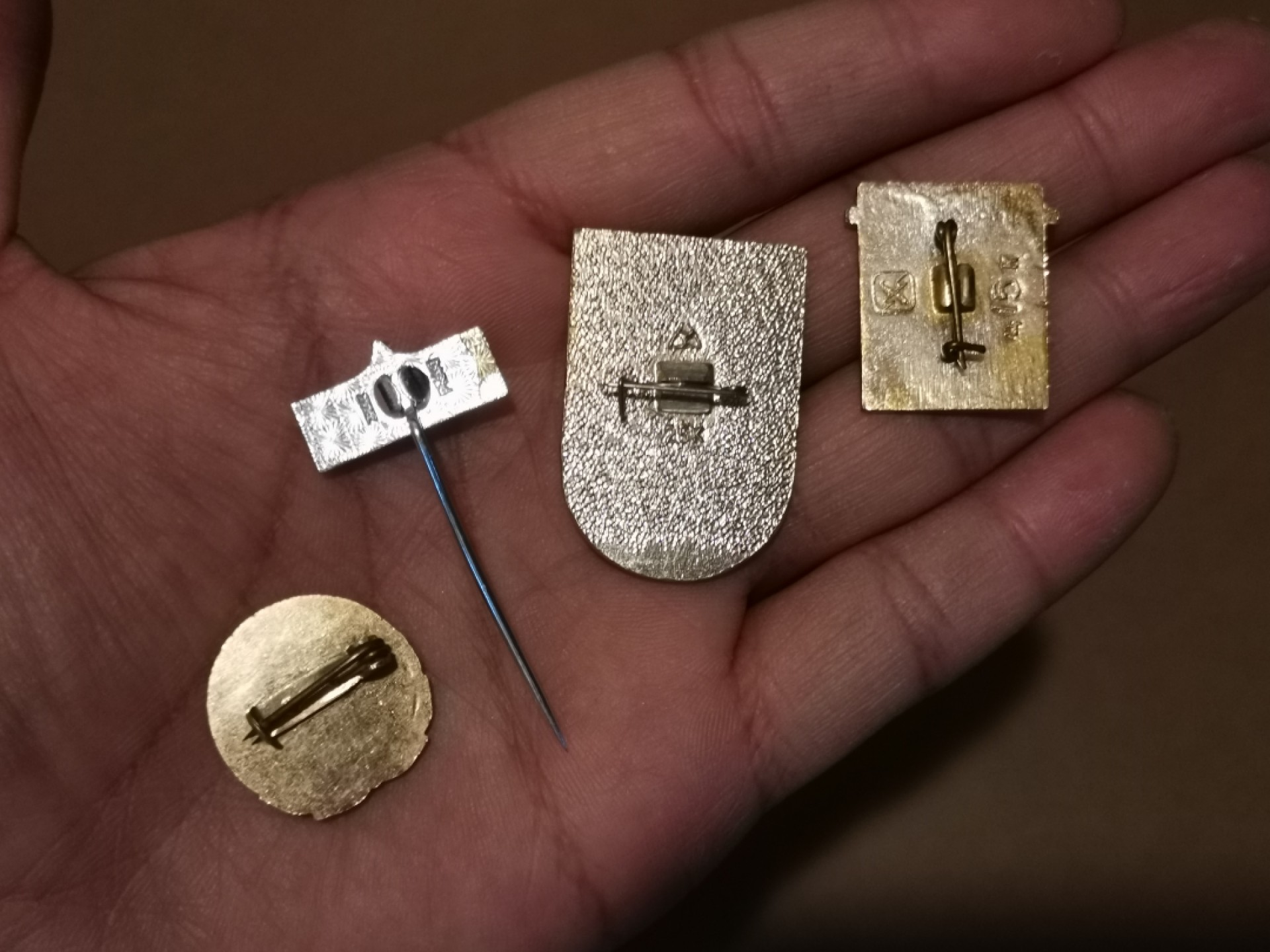 世界勋奖徽章拍卖第15期-久等了！ 少见前苏联与捷克斯洛伐克友谊徽章一组4枚