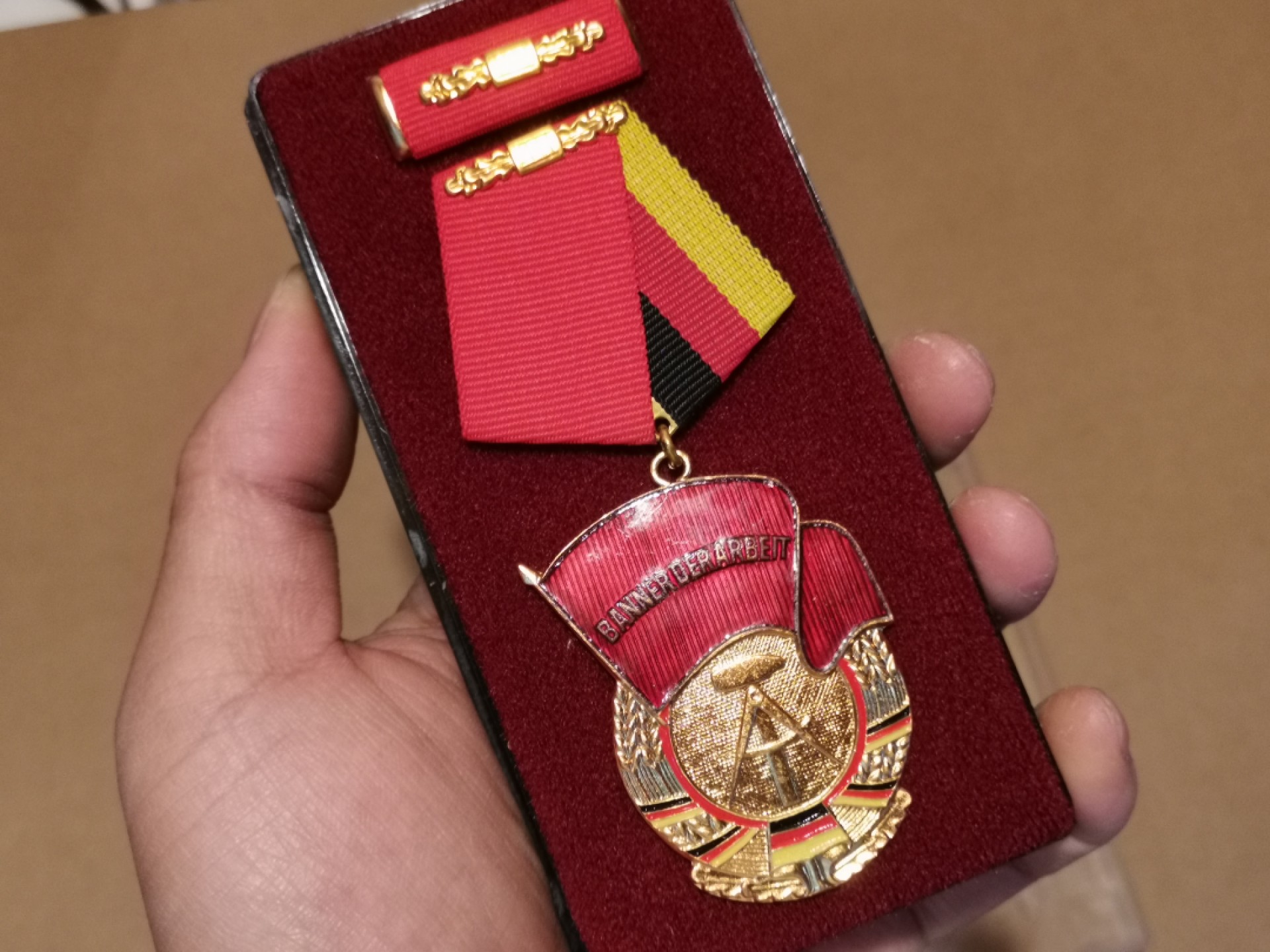 世界勋奖徽章拍卖第15期-久等了！ 东德劳动旗帜勋章