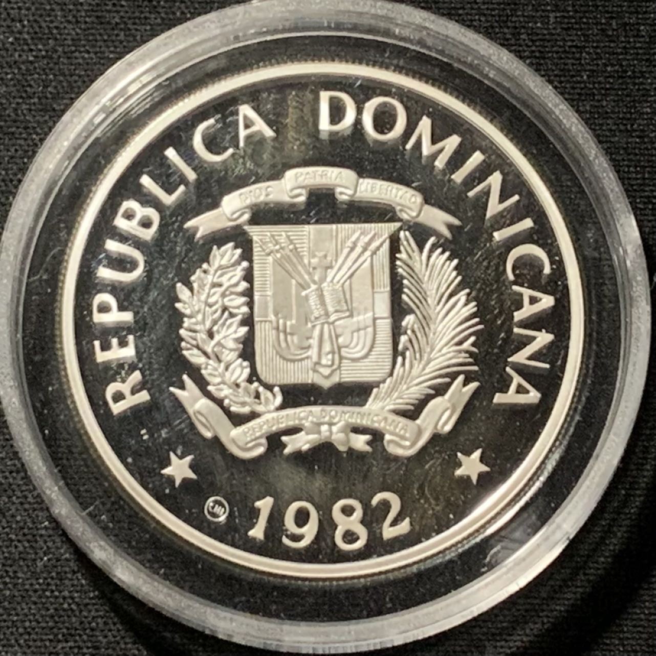 紫瑗钱币——第190期拍卖 多米尼加共和国 1982年 国际儿童年 10比索 23.32克 0.925银 精制