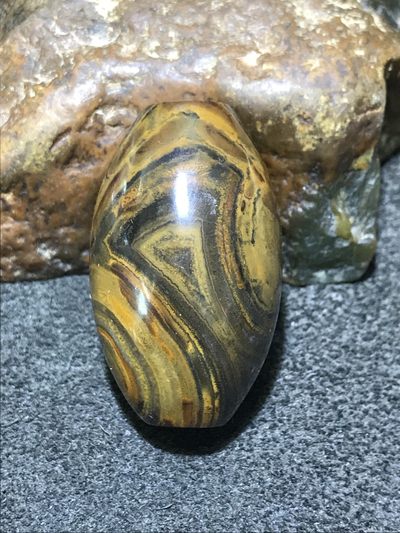 精美天然九眼页岩石天眼蒙天珠一颗 精美天然九眼页岩石天眼蒙天珠一颗