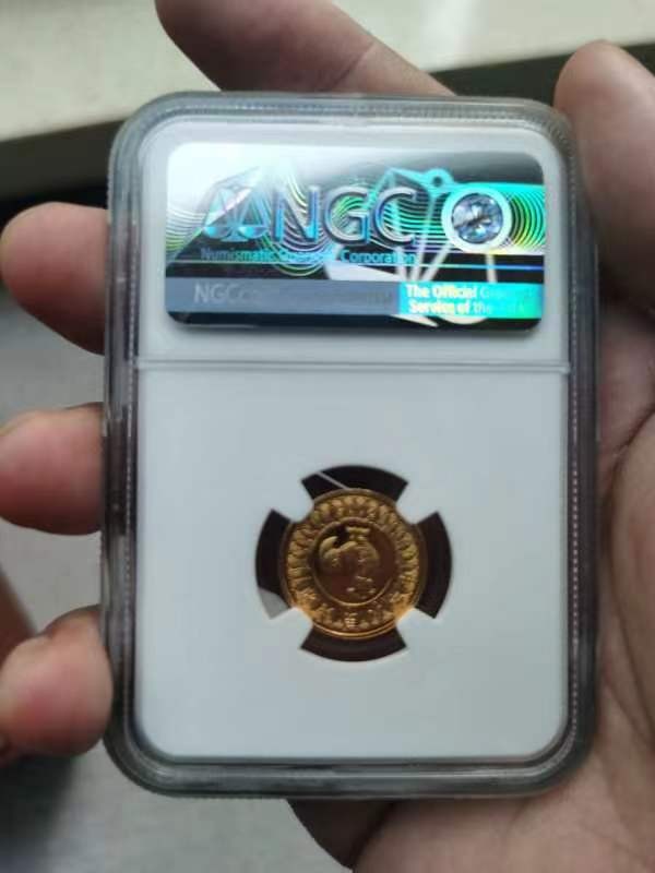 老精稀金银币专场「第6期」 2005年1/10盎司生肖鸡彩金币