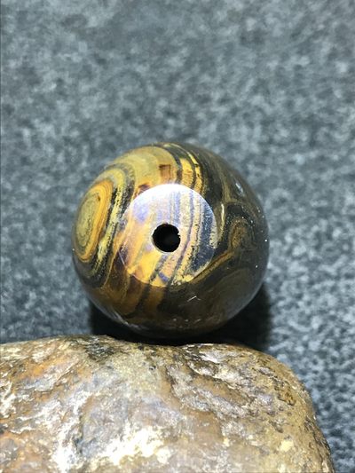 精美天然九眼页岩石天眼蒙天珠一颗 精美天然九眼页岩石天眼蒙天珠一颗