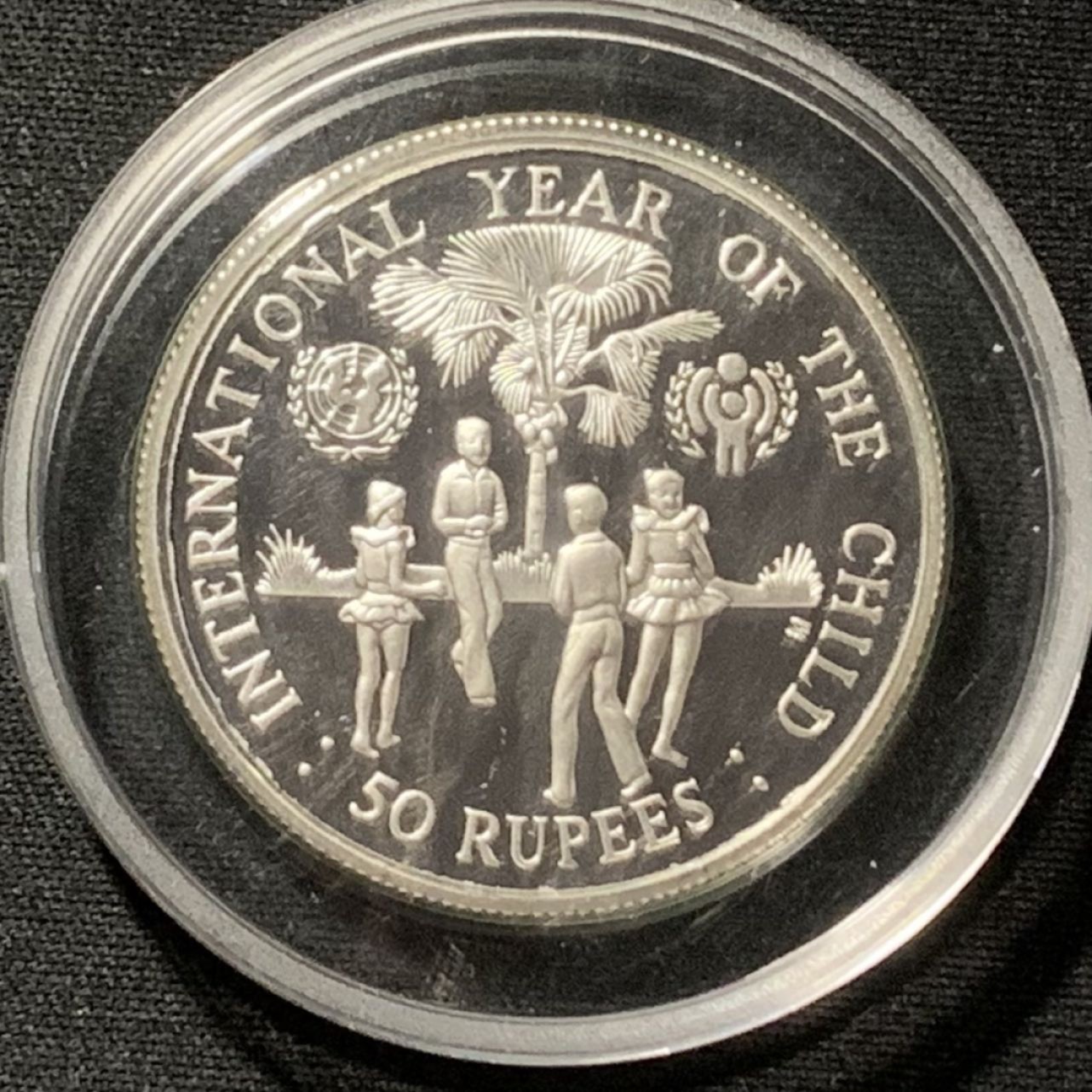 紫瑗钱币——第190期拍卖 塞舌尔 1980年 国际儿童年 50卢比 19.44克 0.925银 精制