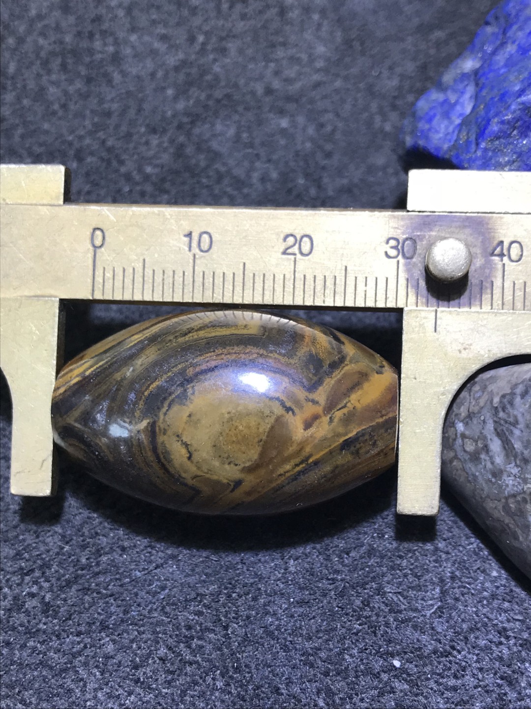 精美天然九眼页岩石天眼蒙天珠一颗