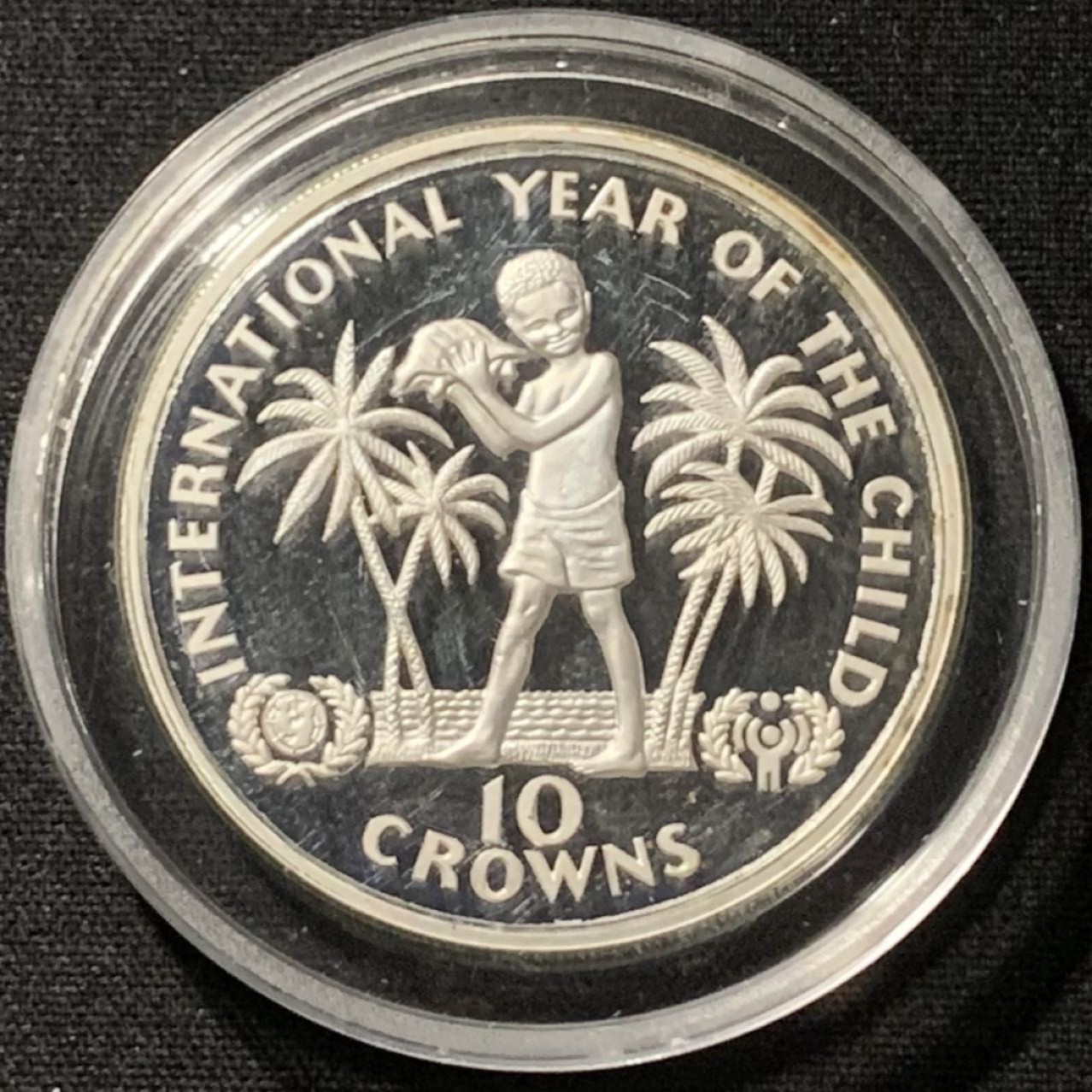 紫瑗钱币——第190期拍卖 特克斯与凯恩斯 1982年 国际儿童年 10克朗 23.32克 0.925银 精制