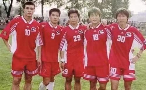 零元拍：前国足主帅李铁亲笔武汉卓尔俱乐部官方队帽，全新，品相尚佳！