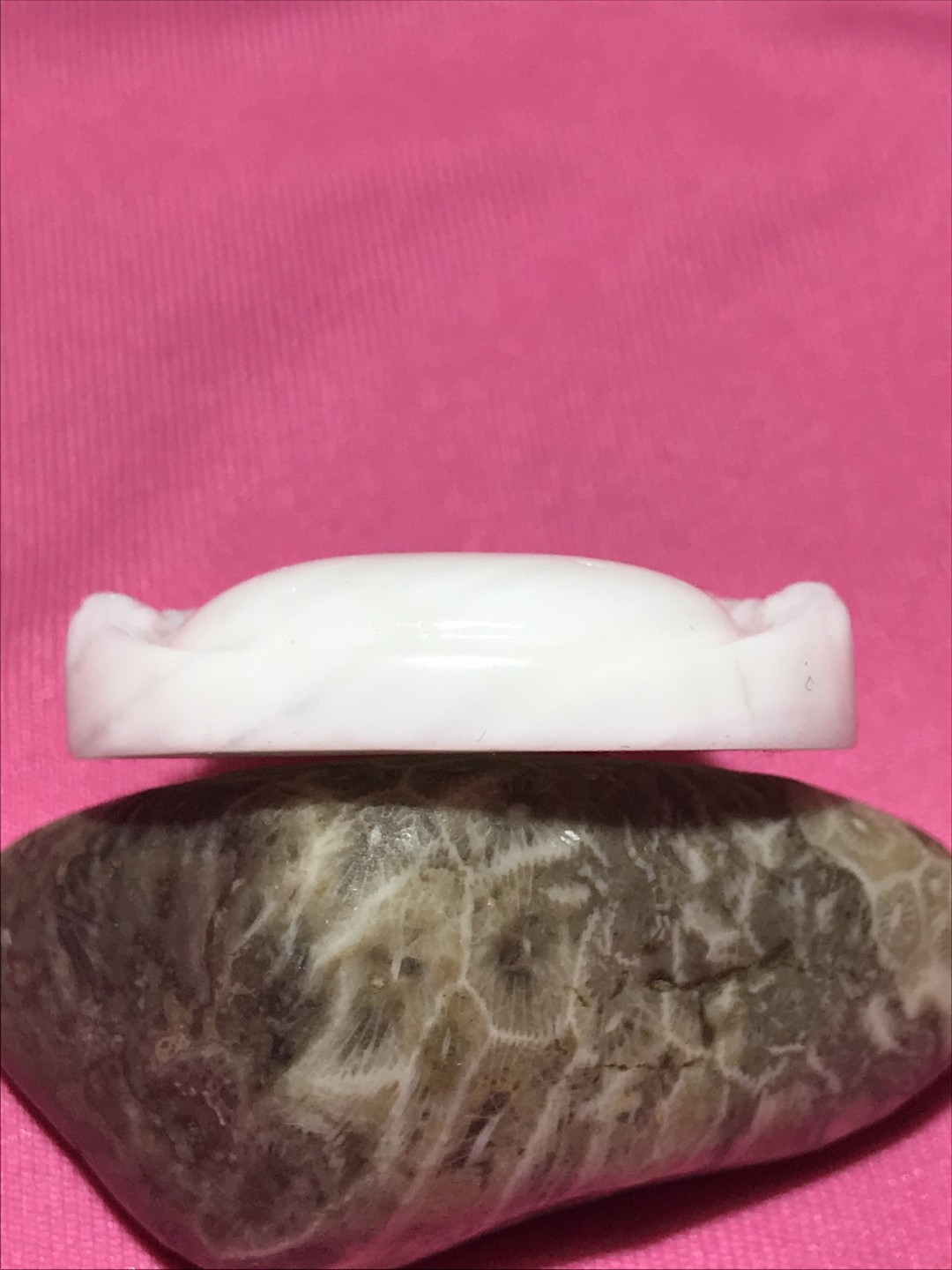 深海奶白高玉化贝化玉雕刻弥勒佛一尊，