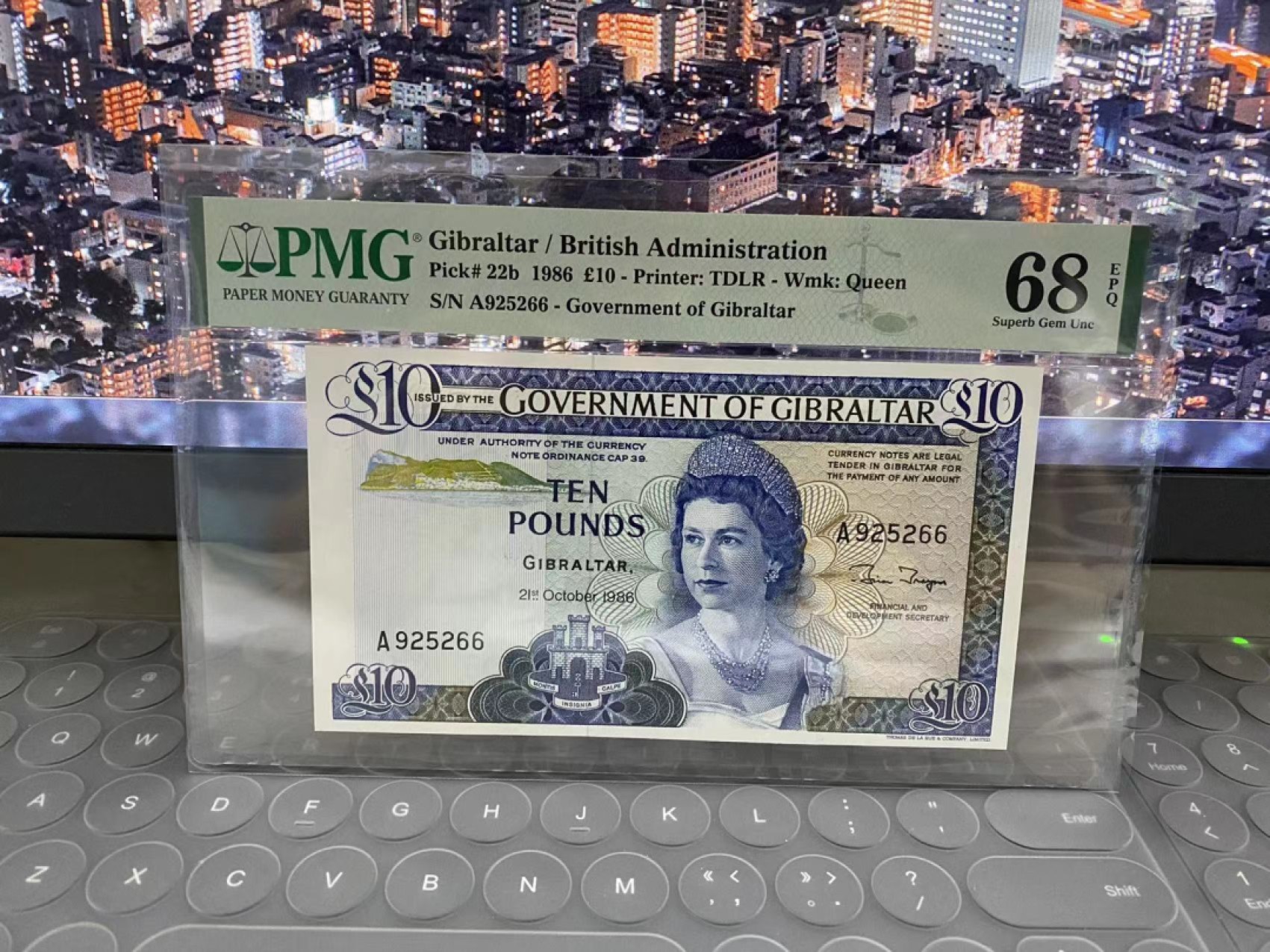 《张总收藏》59期——外币高分精品小场 直布罗陀10镑 PMG68E 1986年女王钞