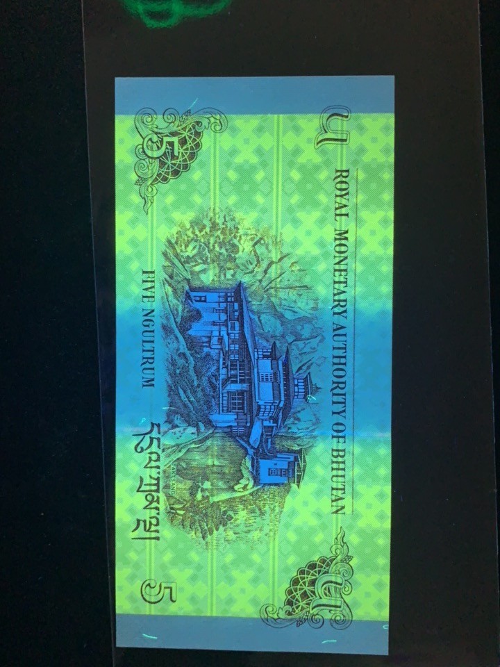 北极狼收藏4$  不丹王国龙凤钞一对 1 5面值 佛教文化好意头 全新UNC