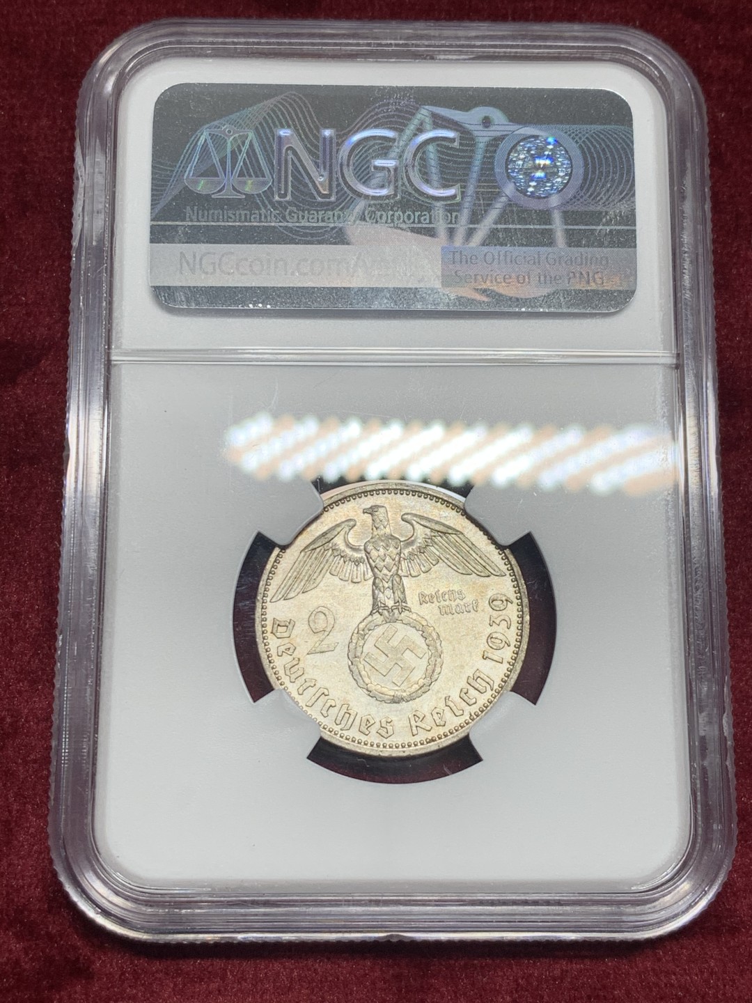 《竞宝斋》第59场-本周日，周一2场连拍（全场不限金额包邮） NGC MS62 德国1939 A版 2马克 银币细节很好