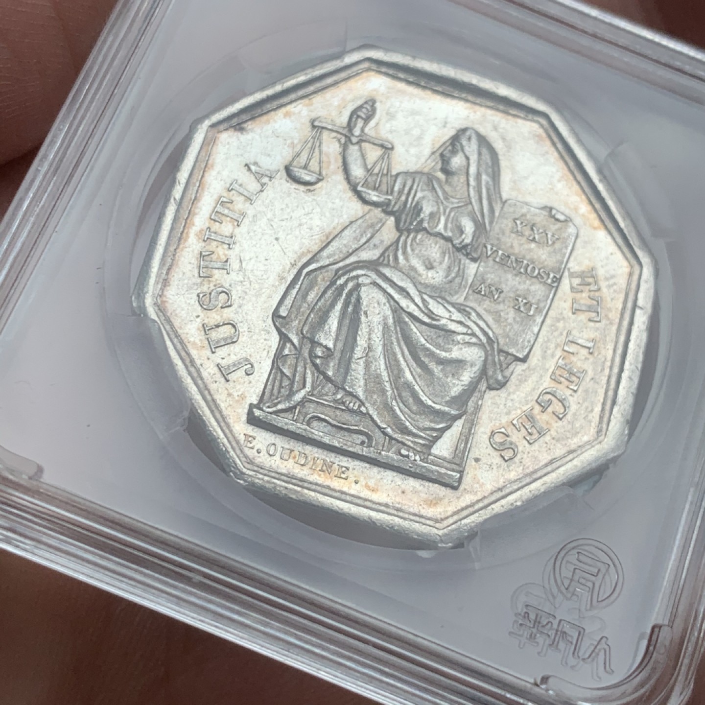 《竞宝斋》第59场-本周日，周一2场连拍（全场不限金额包邮） 1880~1901年间法国图尔斯公证人八角银章  重量：12.9克；边铭：丰饶角银标。