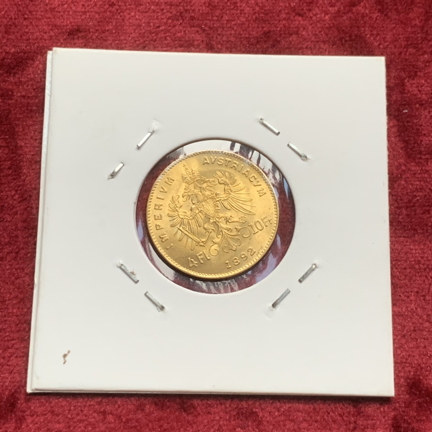 《竞宝斋》第59场-本周日，周一2场连拍（全场不限金额包邮） 裸币 1892年奥匈帝国4福林10法郎金币 少见的双币种面额 奥匈帝国金币名誉品 又名贸易金 3.23克 900金 MS65起步好品 该枚金币首年为1870年 1892年即为该金币后铸年份同时也为奥匈帝国贸易金的关门年份 老后铸