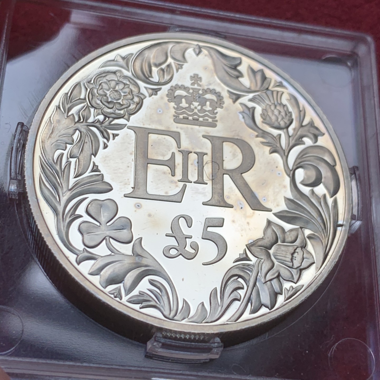 《竞宝斋》第59场-本周日，周一2场连拍（全场不限金额包邮） 英属格恩济2012年5镑 彩色女王纪念币