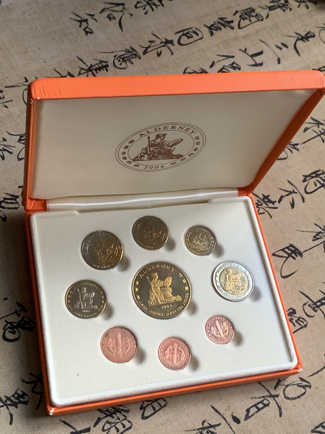 《竞宝斋》第59场-本周日，周一2场连拍（全场不限金额包邮） 奥尔德尼岛2004年欧元试铸样币