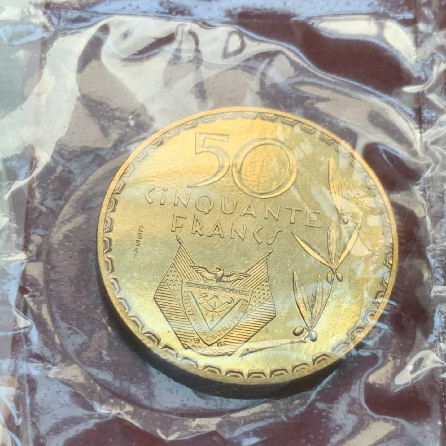 《竞宝斋》第59场-本周日，周一2场连拍（全场不限金额包邮） 原封装卢旺达1977年 ESSAI  50法郎样币