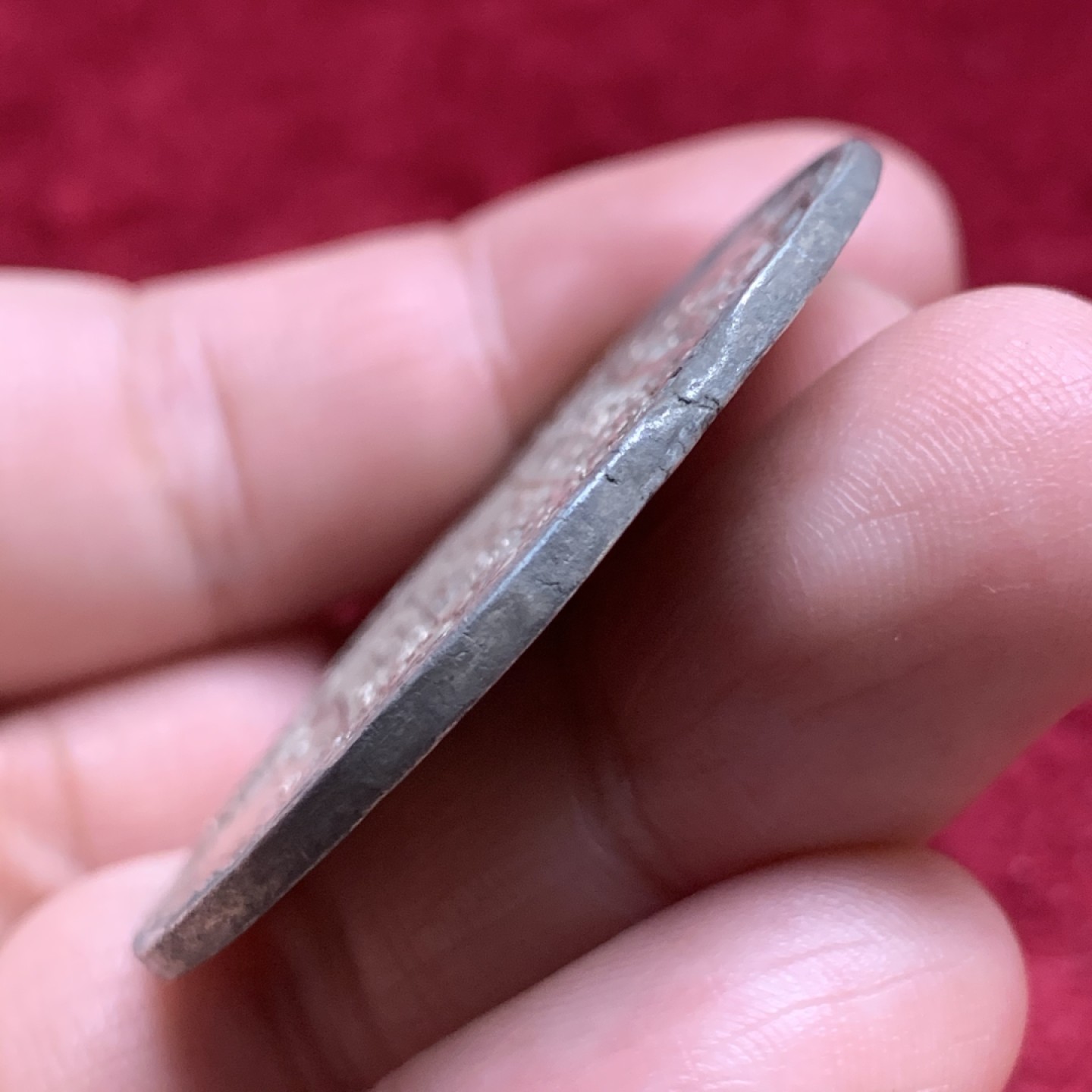 《竞宝斋》第59场-本周日，周一2场连拍（全场不限金额包邮） 德国萨克森韦廷王朝 1644年 约翰乔治一世持剑 大泰勒 好品银币 29.1克 打制币，那时还没有发明边齿。光边，^_^