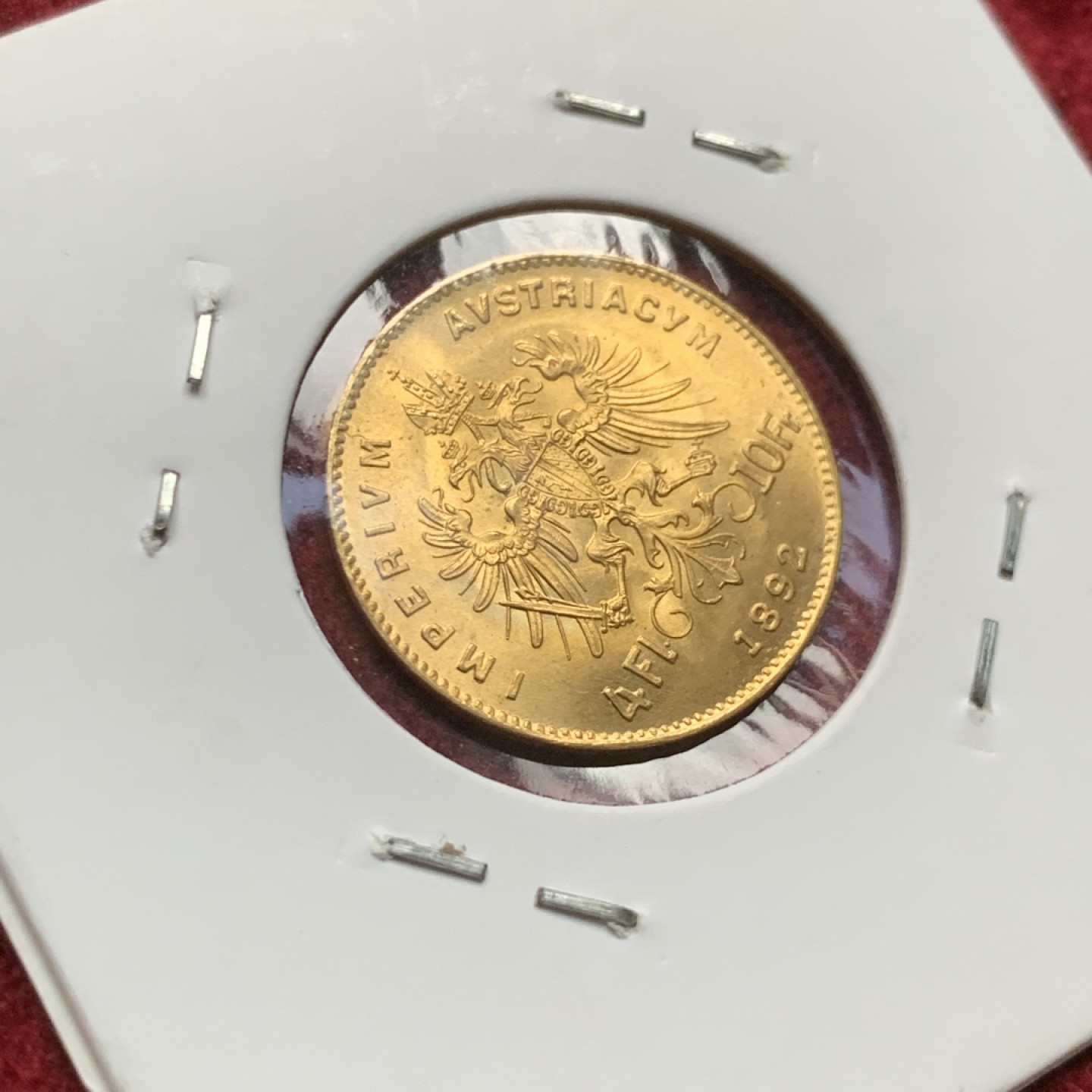 《竞宝斋》第59场-本周日，周一2场连拍（全场不限金额包邮） 裸币 1892年奥匈帝国4福林10法郎金币 少见的双币种面额 奥匈帝国金币名誉品 又名贸易金 3.23克 900金 MS65起步好品 该枚金币首年为1870年 1892年即为该金币后铸年份同时也为奥匈帝国贸易金的关门年份 老后铸