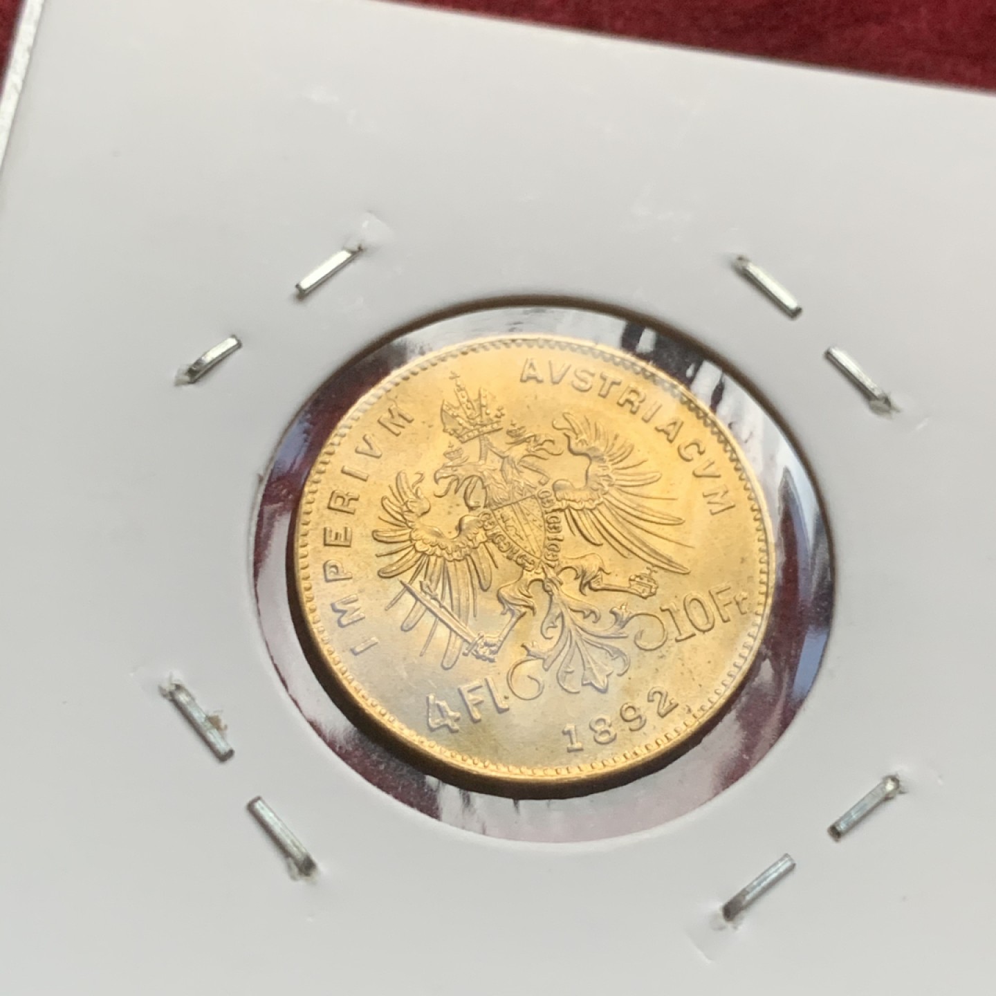 《竞宝斋》第59场-本周日，周一2场连拍（全场不限金额包邮） 裸币 1892年奥匈帝国4福林10法郎金币 少见的双币种面额 奥匈帝国金币名誉品 又名贸易金 3.23克 900金 MS65起步好品 该枚金币首年为1870年 1892年即为该金币后铸年份同时也为奥匈帝国贸易金的关门年份 老后铸