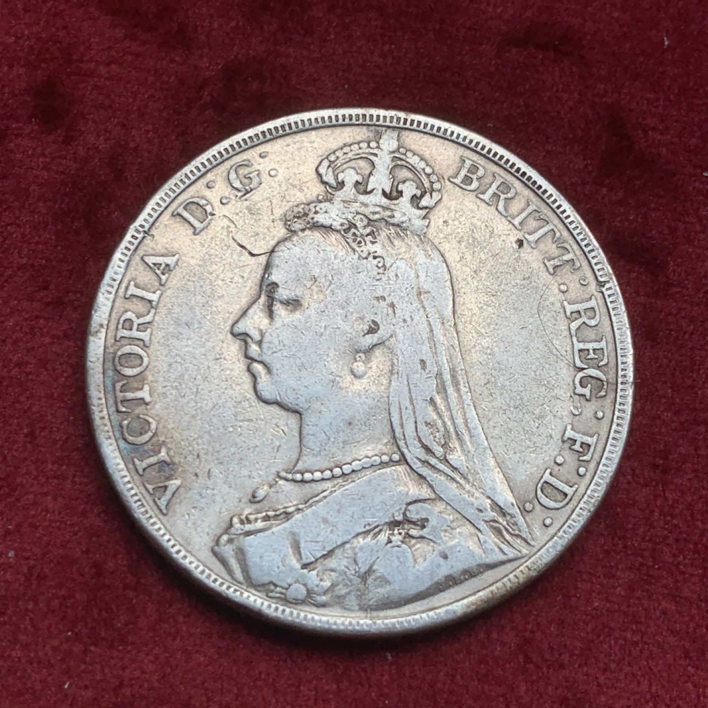 《竞宝斋》第59场-本周日，周一2场连拍（全场不限金额包邮） 英国 1891年 维多利亚女王高冠版 马剑 1克朗 大银币 原味好品