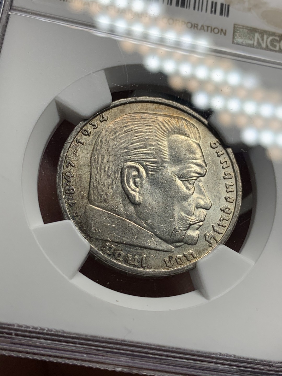 《竞宝斋》第59场-本周日，周一2场连拍（全场不限金额包邮） NGC MS62 德国1939 A版 5马克 深彩包浆 上分不容易