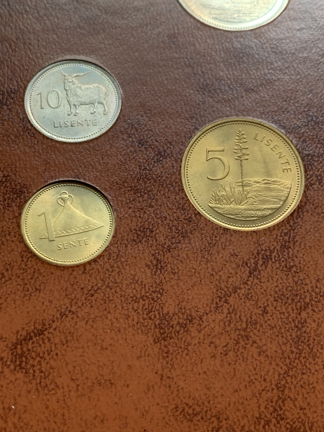 《竞宝斋》第59场-本周日，周一2场连拍（全场不限金额包邮） 莱索托1979年清年份套币全套UNC 1分-1洛蒂共7枚