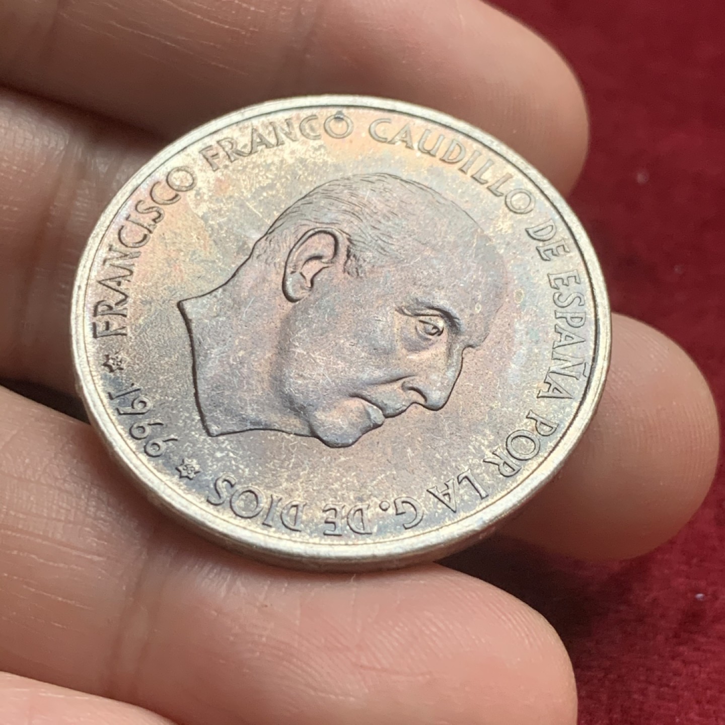 《竞宝斋》第59场-本周日，周一2场连拍（全场不限金额包邮） 西班牙 1966年 星星68 佛朗哥 100比塞塔 五彩拆卷 大银币 19克