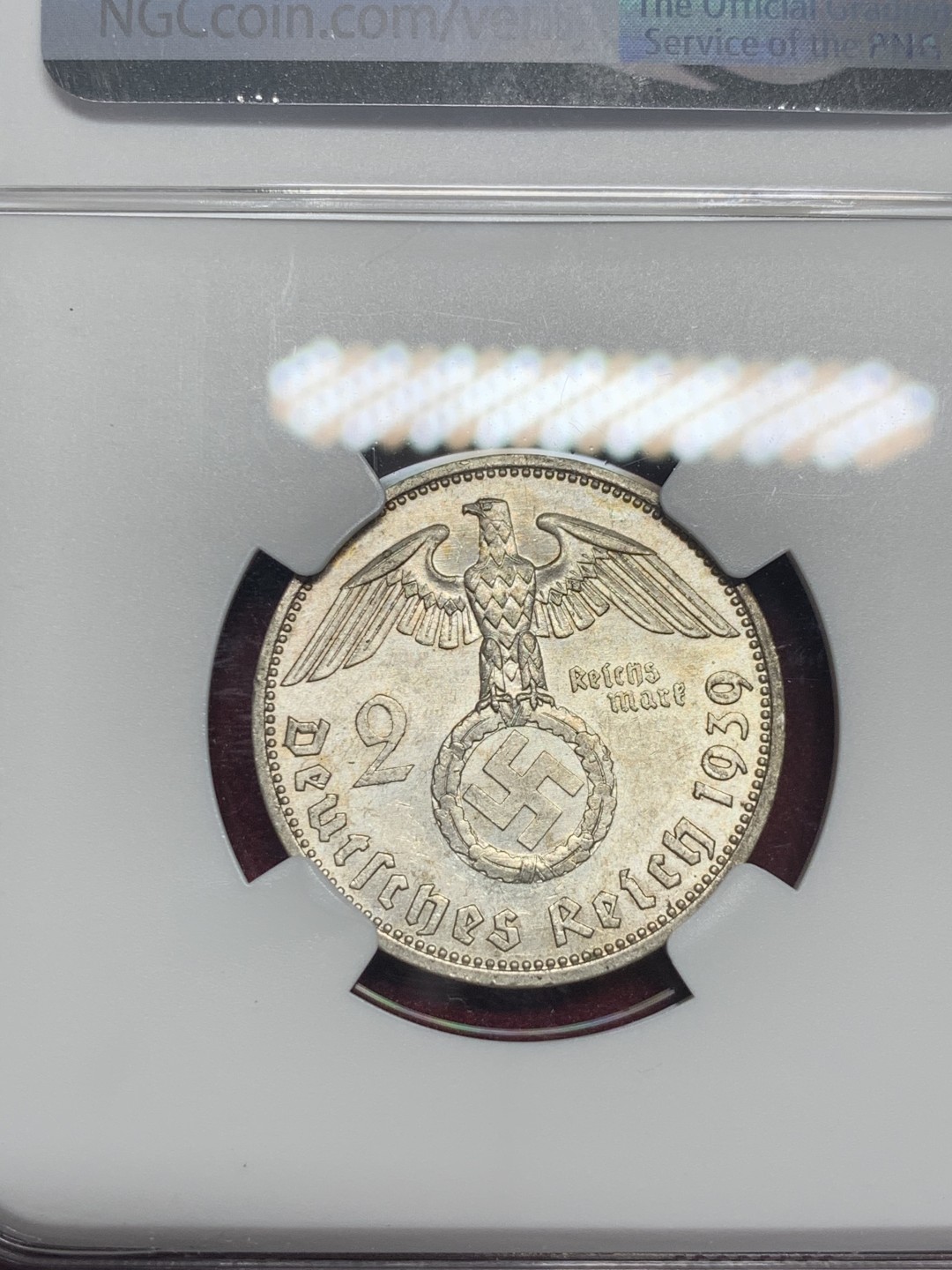 《竞宝斋》第59场-本周日，周一2场连拍（全场不限金额包邮） NGC MS62 德国1939 A版 2马克 银币细节很好