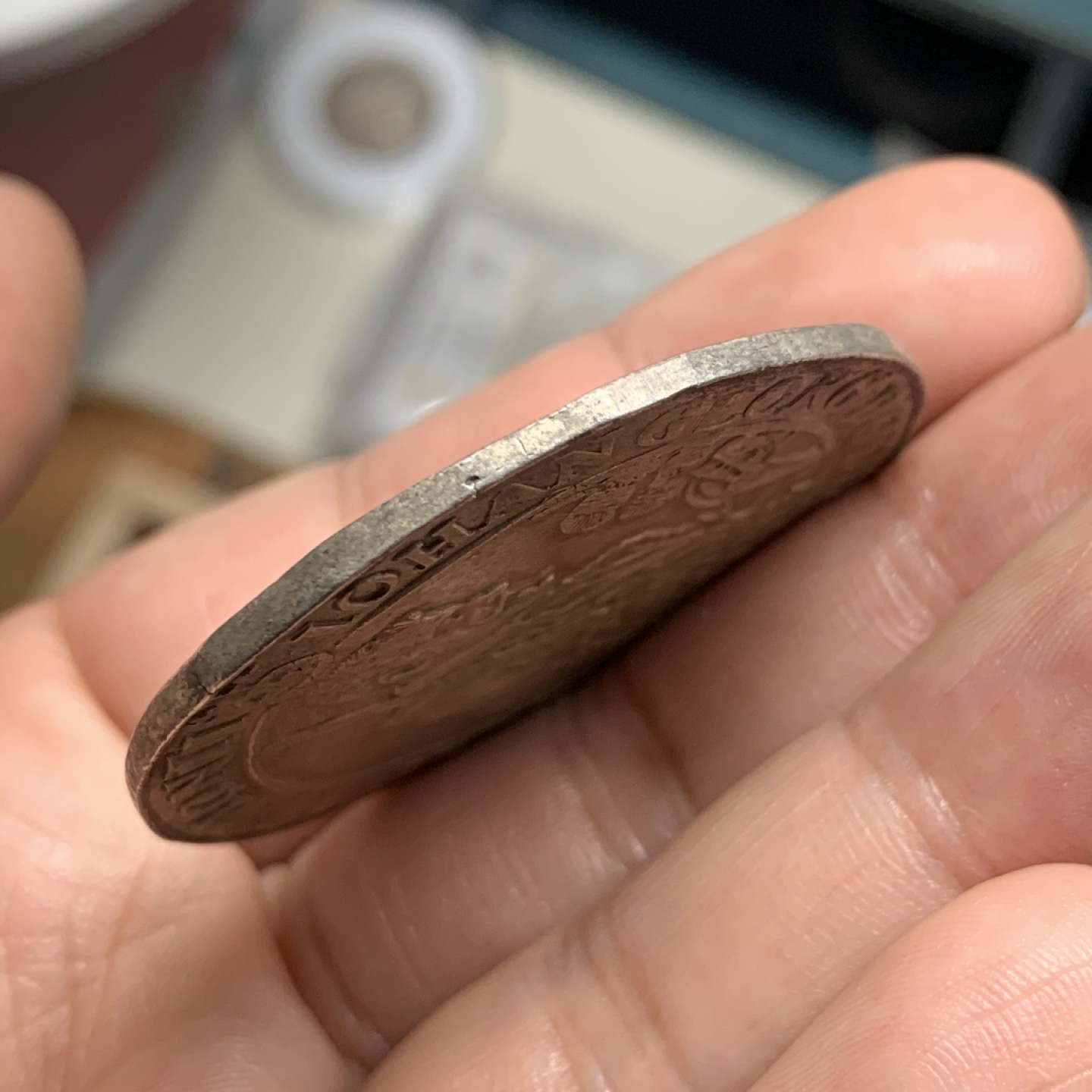 《竞宝斋》第59场-本周日，周一2场连拍（全场不限金额包邮） 德国萨克森韦廷王朝 1644年 约翰乔治一世持剑 大泰勒 好品银币 29.1克 打制币，那时还没有发明边齿。光边，^_^