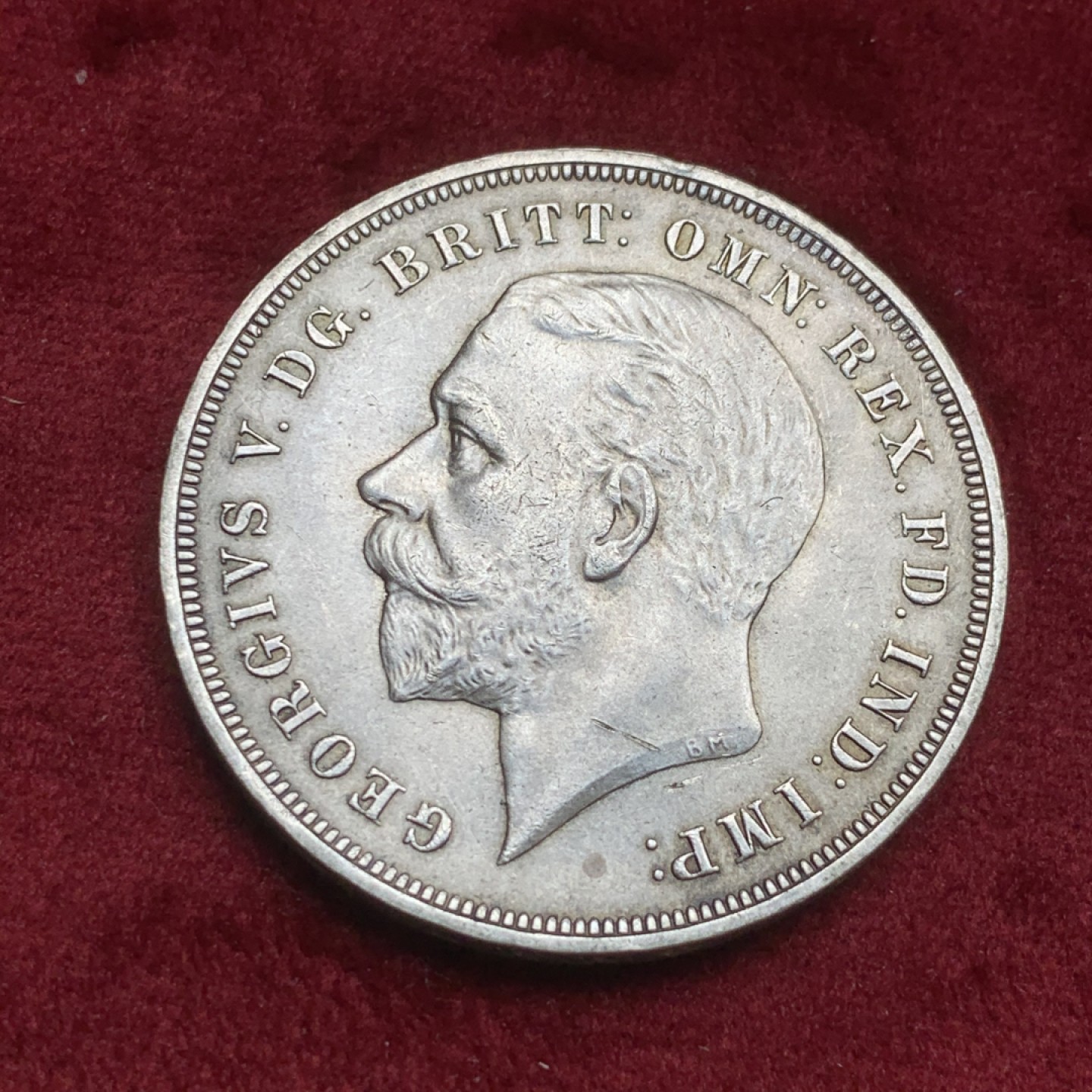 《竞宝斋》第59场-本周日，周一2场连拍（全场不限金额包邮） 英国 1935年 乔五 木马马剑 1克朗 原光好品 大热品种