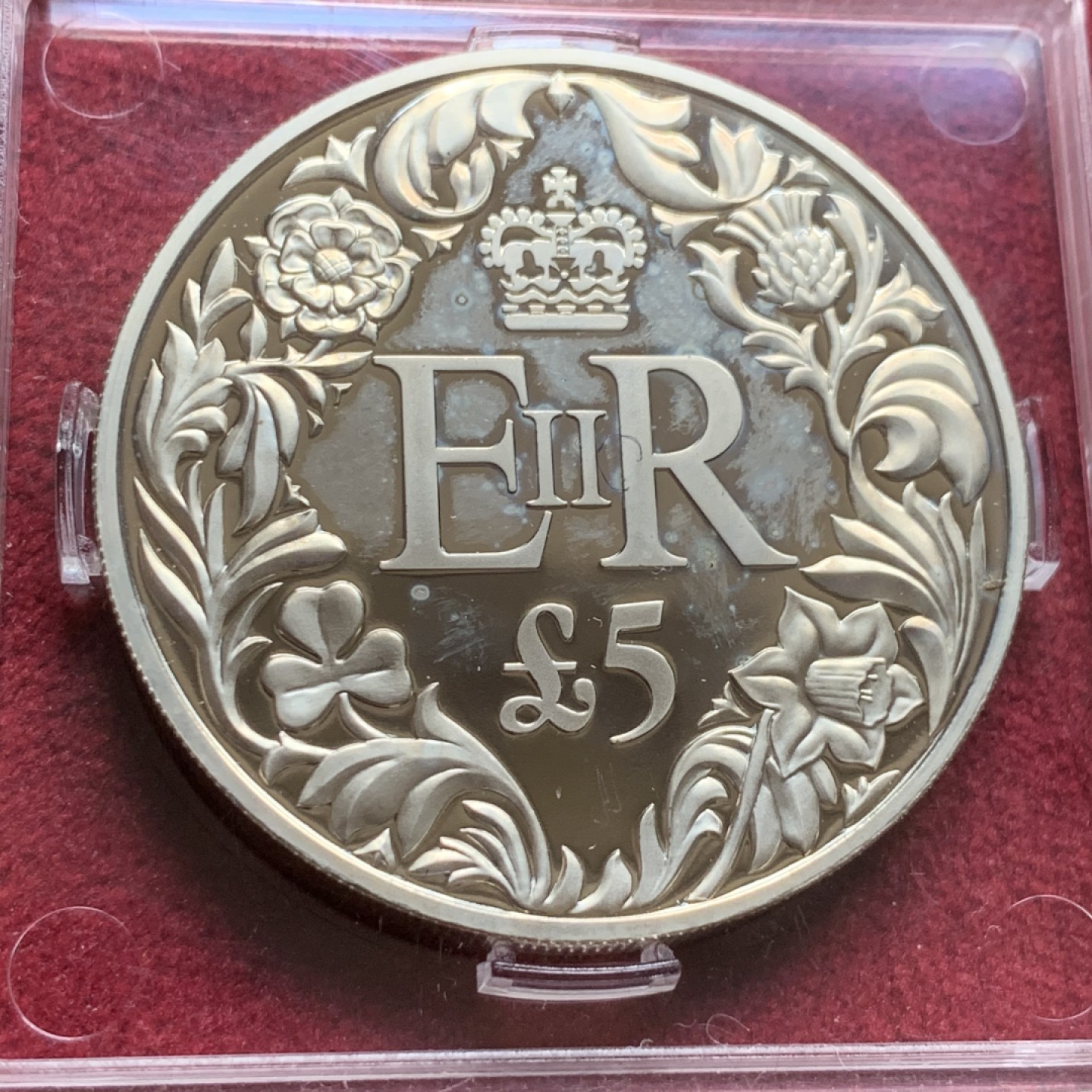 《竞宝斋》第59场-本周日，周一2场连拍（全场不限金额包邮） 英属格恩济2012年5镑 彩色女王纪念币