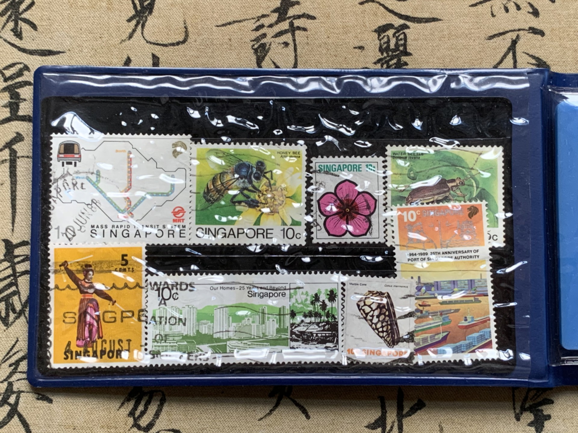 《竞宝斋》第59场-本周日，周一2场连拍（全场不限金额包邮） 册装新加坡、马来西亚（1982-1984）（1981-1983）带邮票套币