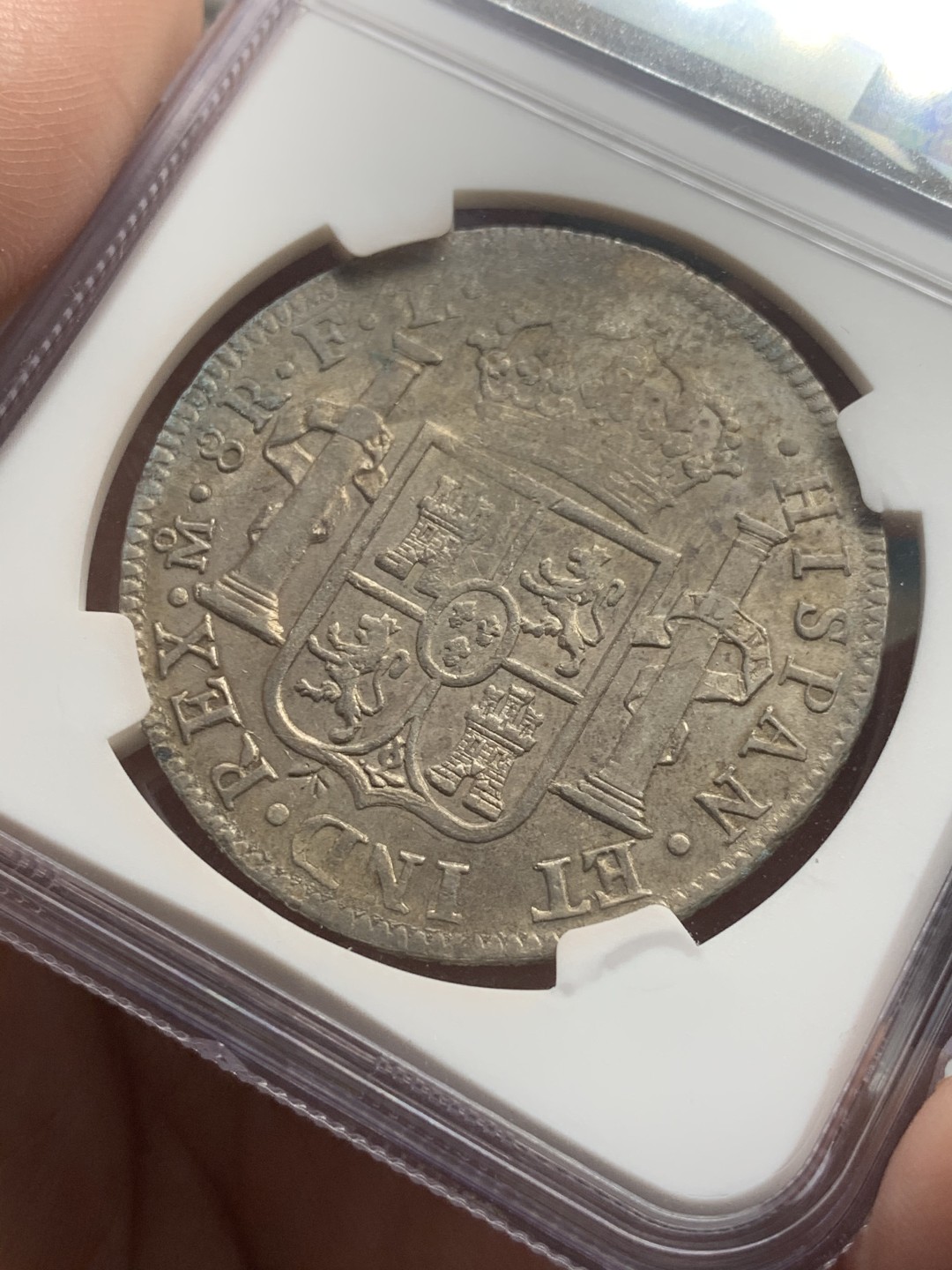 《竞宝斋》第59场-本周日，周一2场连拍（全场不限金额包邮） NGC-XFD 墨西哥 1801年 8瑞尔 卡四双柱银币 稀少骑字版！ MO FT/FM