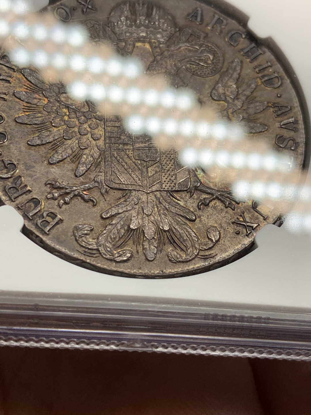 《竞宝斋》第59场-本周日，周一2场连拍（全场不限金额包邮） NGC-MS63  双须版 奥地利 1780年 大奶妈 泰勒银币 双面深五彩包浆 不可多的的状态