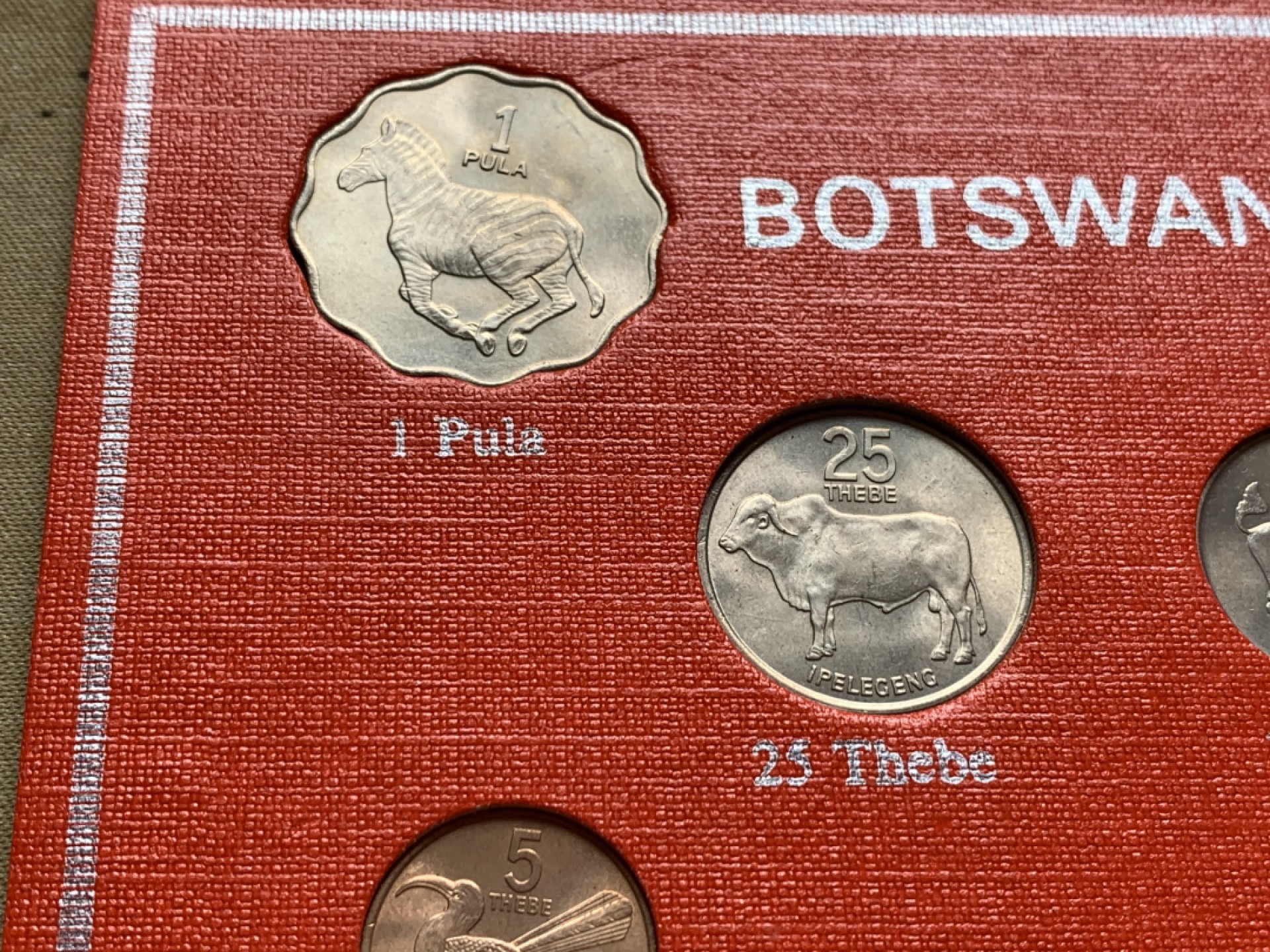 《竞宝斋》第59场-本周日，周一2场连拍（全场不限金额包邮） 博茨瓦纳1976年清年份套币全套UNC 1瑟比-1普拉共6枚